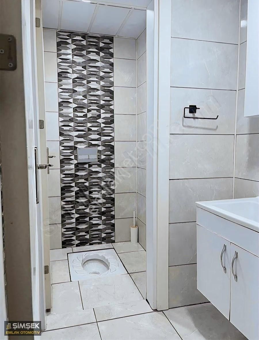 Karatay Plazada Satılık 2+1 Ofis - Görsel 2