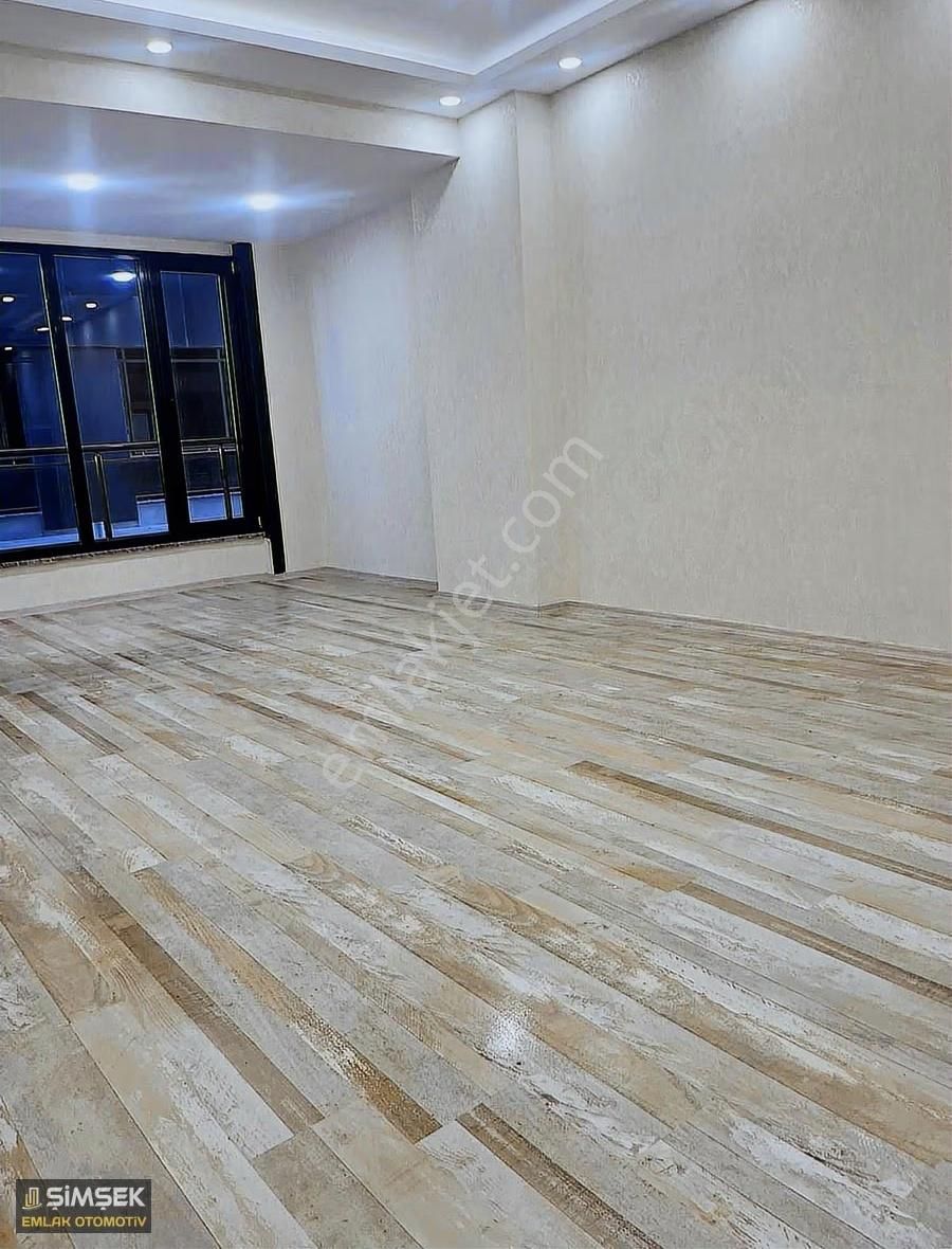 Karatay Plazada Satılık 2+1 Ofis - Görsel 10