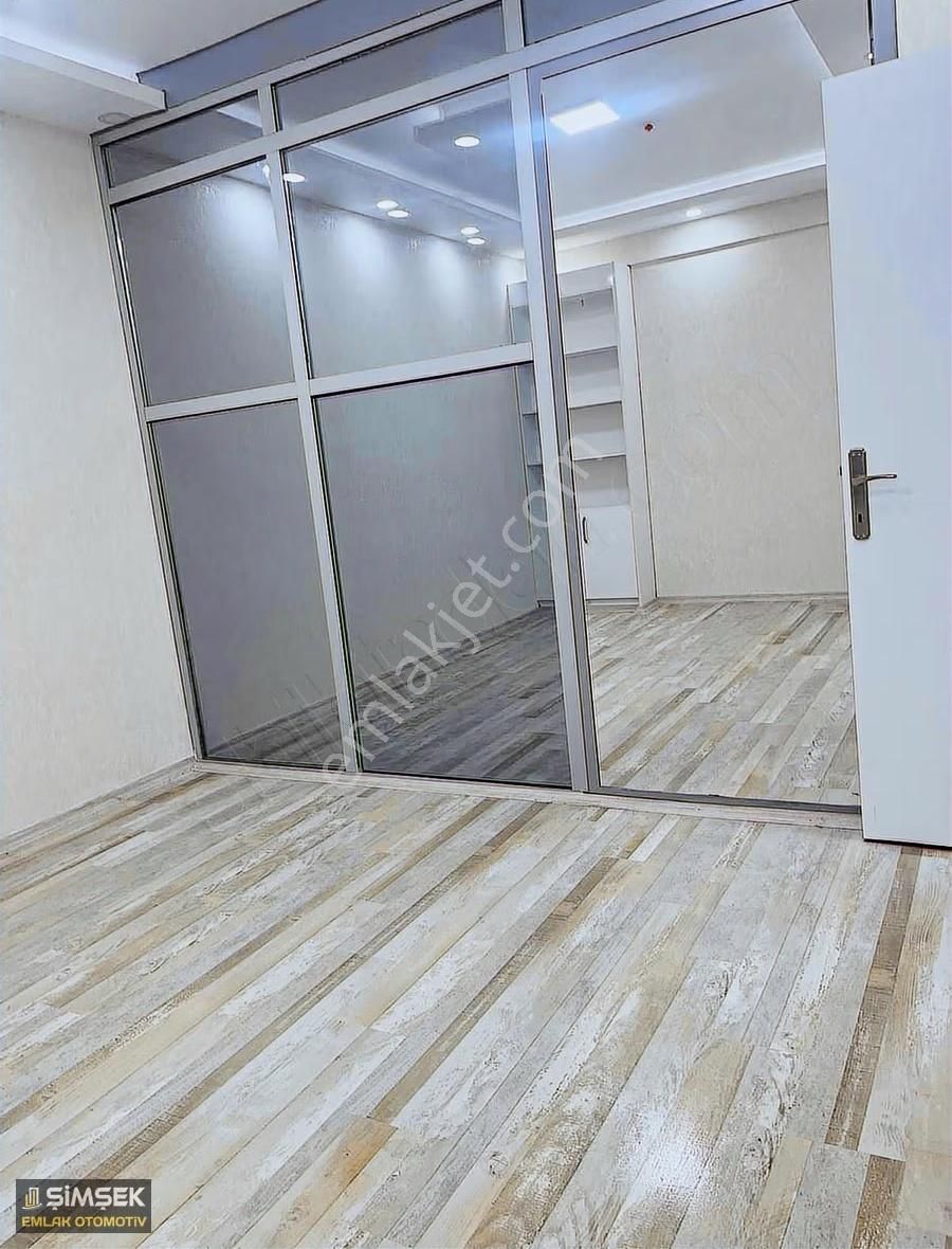 Karatay Plazada Satılık 2+1 Ofis - Görsel 6