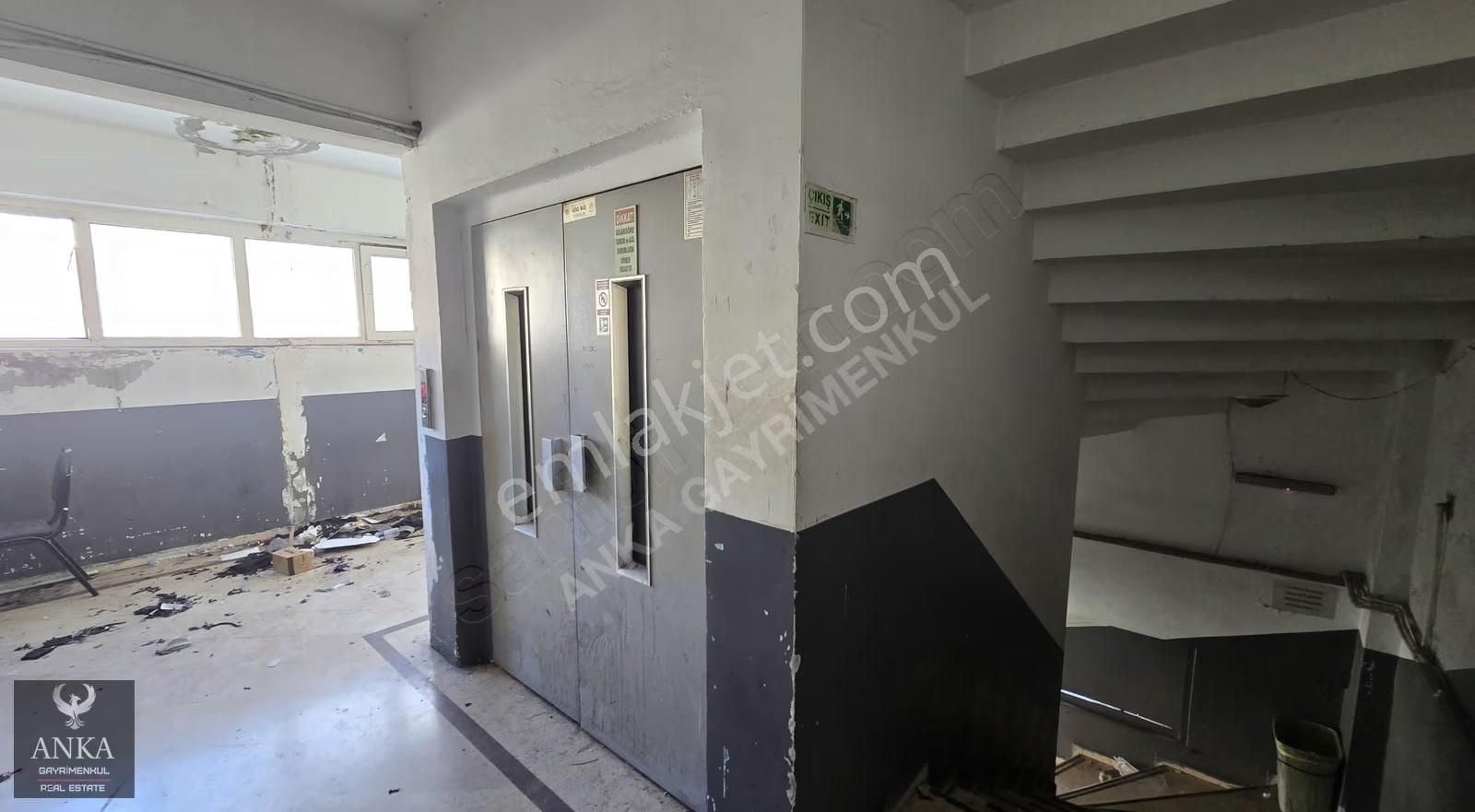 Avcılar ! Tahtakale Mah. Cadde Üstü 1.550m2 Kiralık İmalathane - Görsel 2