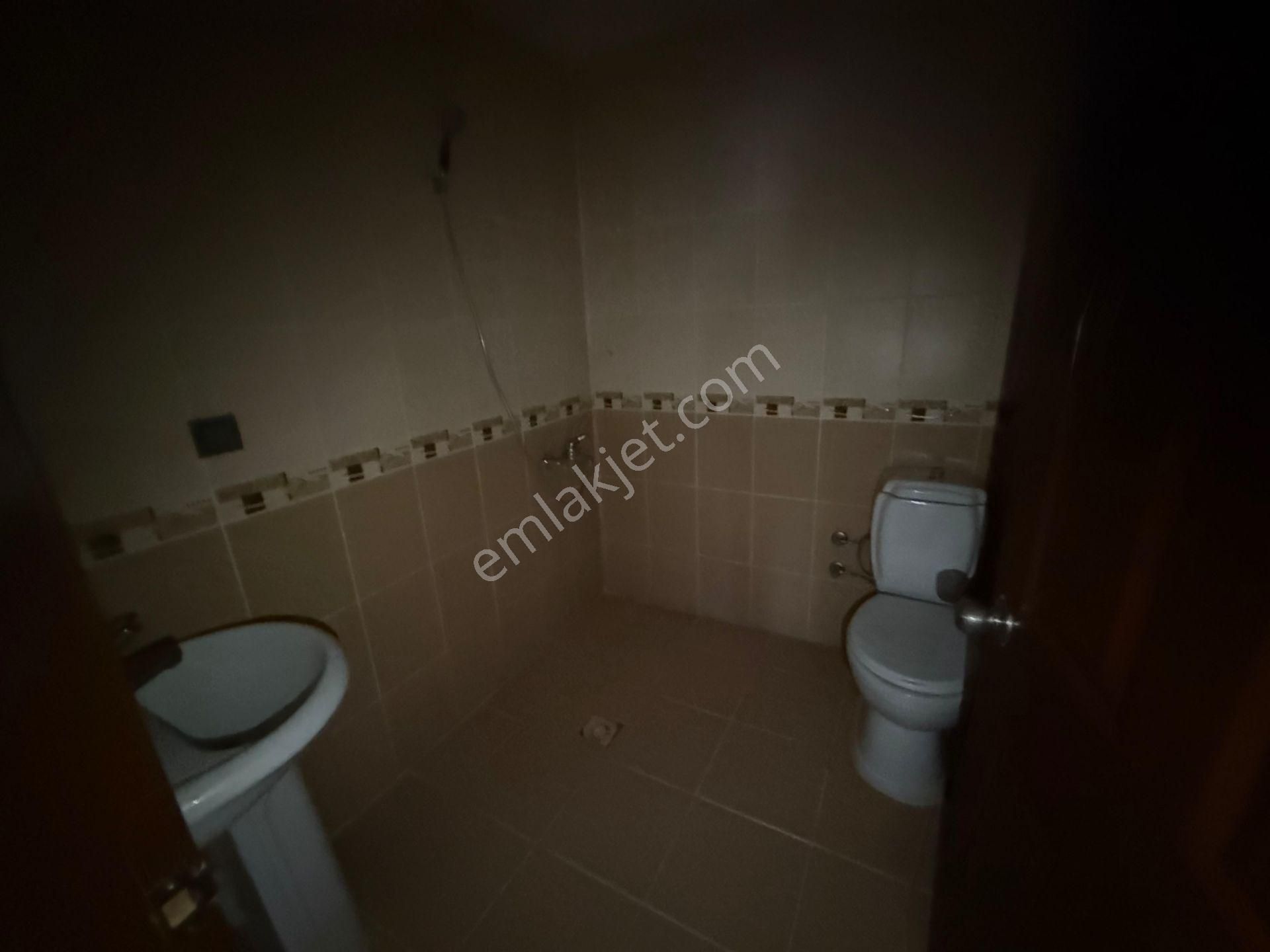 Keçiörende 3+1 Merkezi Konumda Orta Katta Geniş Yapılı Satılık Daire - Görsel 35