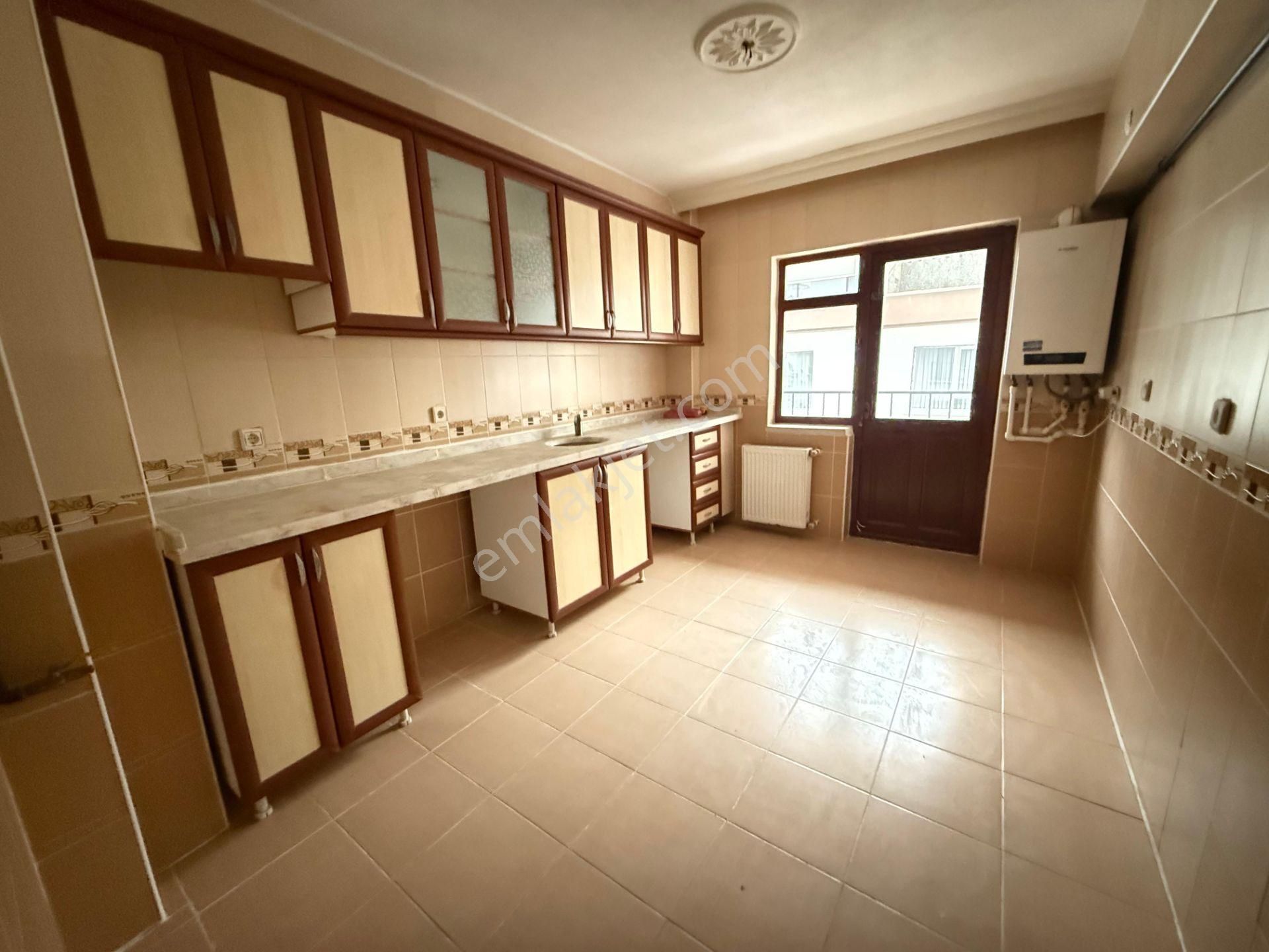 Keçiörende 3+1 Merkezi Konumda Orta Katta Geniş Yapılı Satılık Daire - Görsel 13