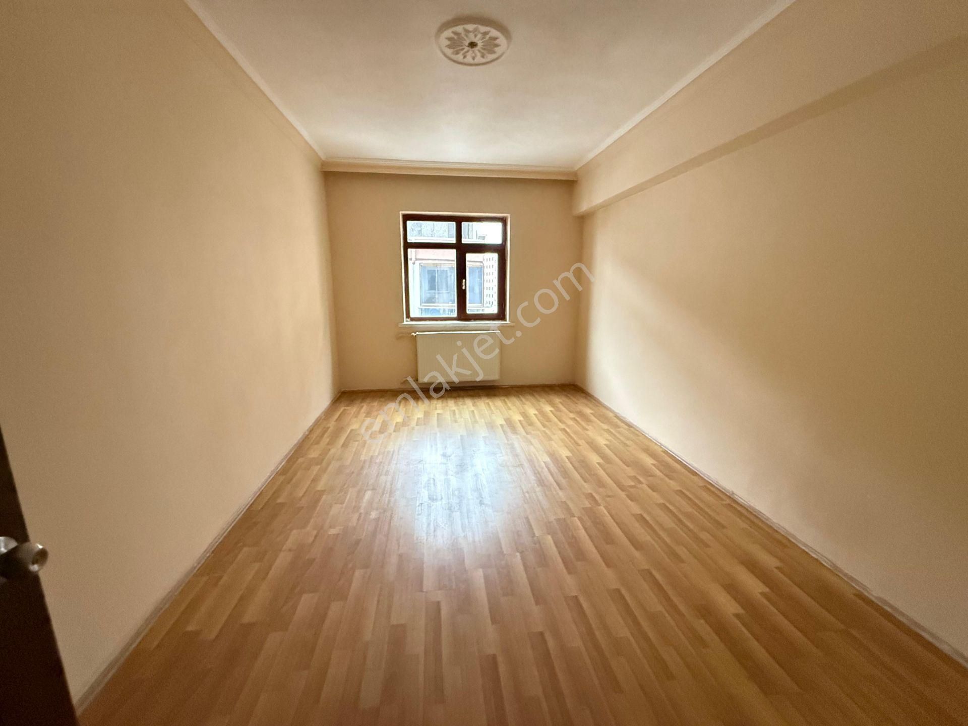 Keçiörende 3+1 Merkezi Konumda Orta Katta Geniş Yapılı Satılık Daire - Görsel 25