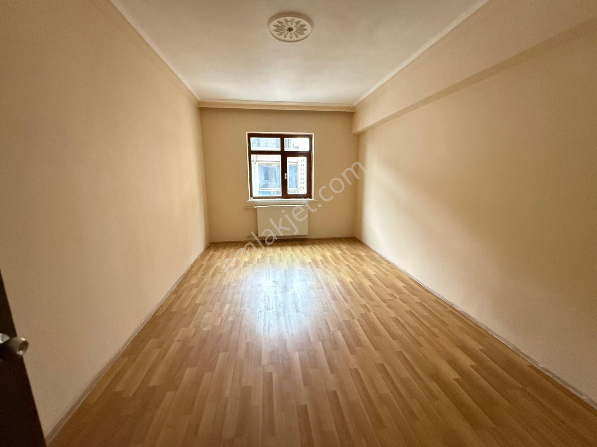 Keçiörende 3+1 Merkezi Konumda Orta Katta Geniş Yapılı Satılık Daire - Görsel 24