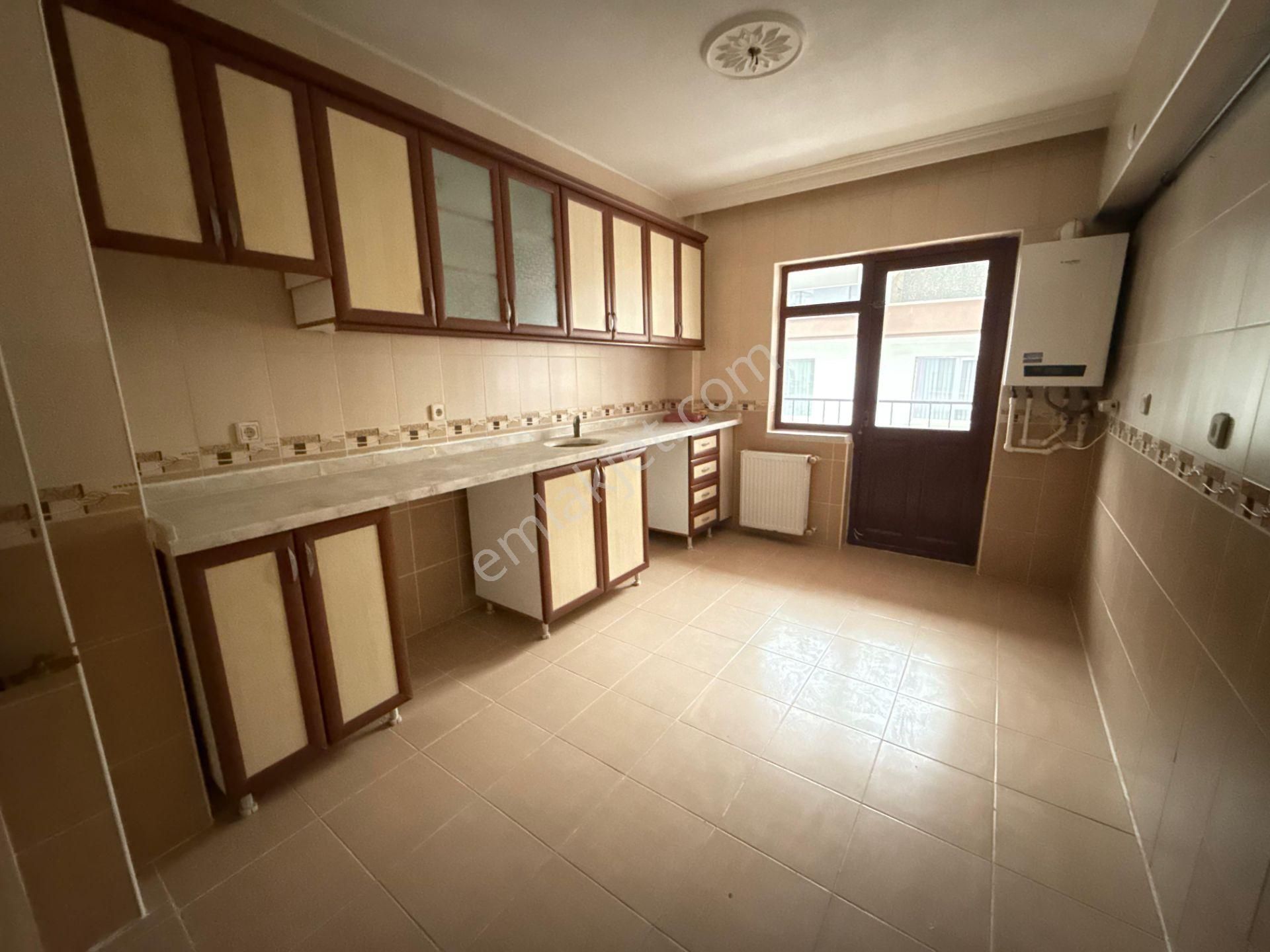 Keçiörende 3+1 Merkezi Konumda Orta Katta Geniş Yapılı Satılık Daire - Görsel 2