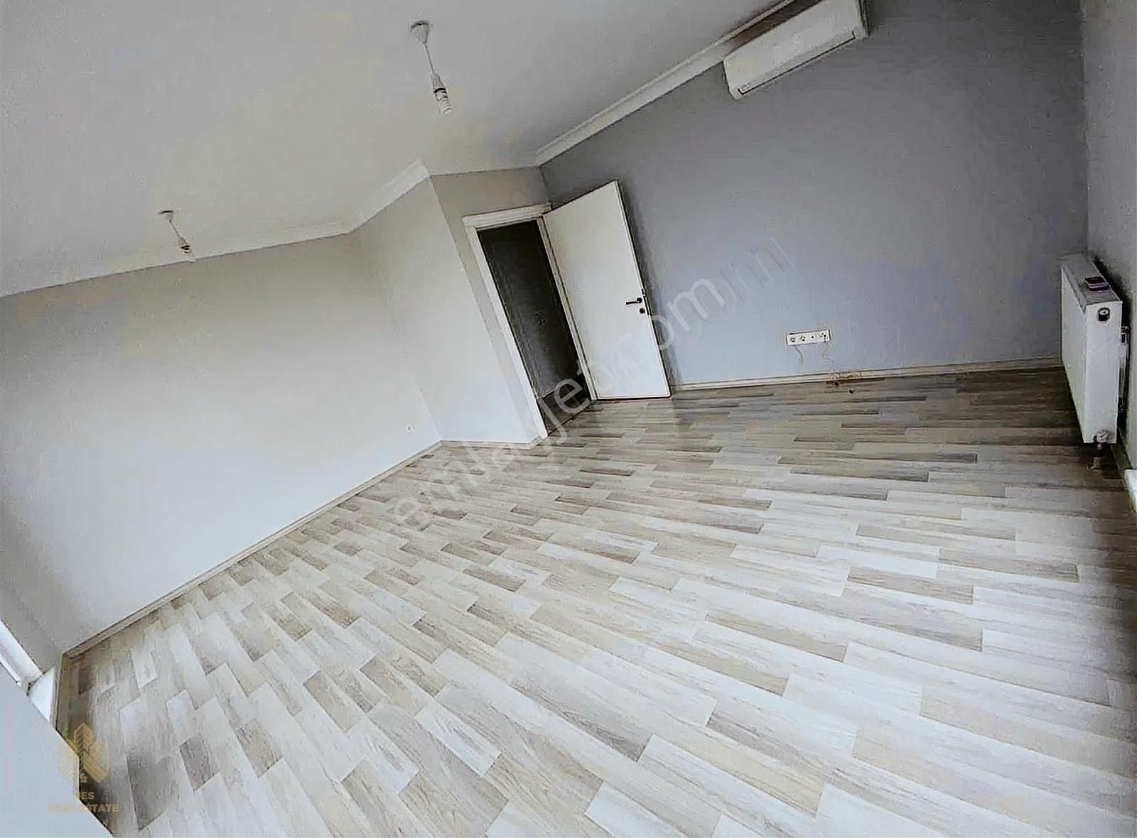 Metropark Resıdence'da Yüksek Kat Ferah 2+1 Köşe Daîre - Görsel 4
