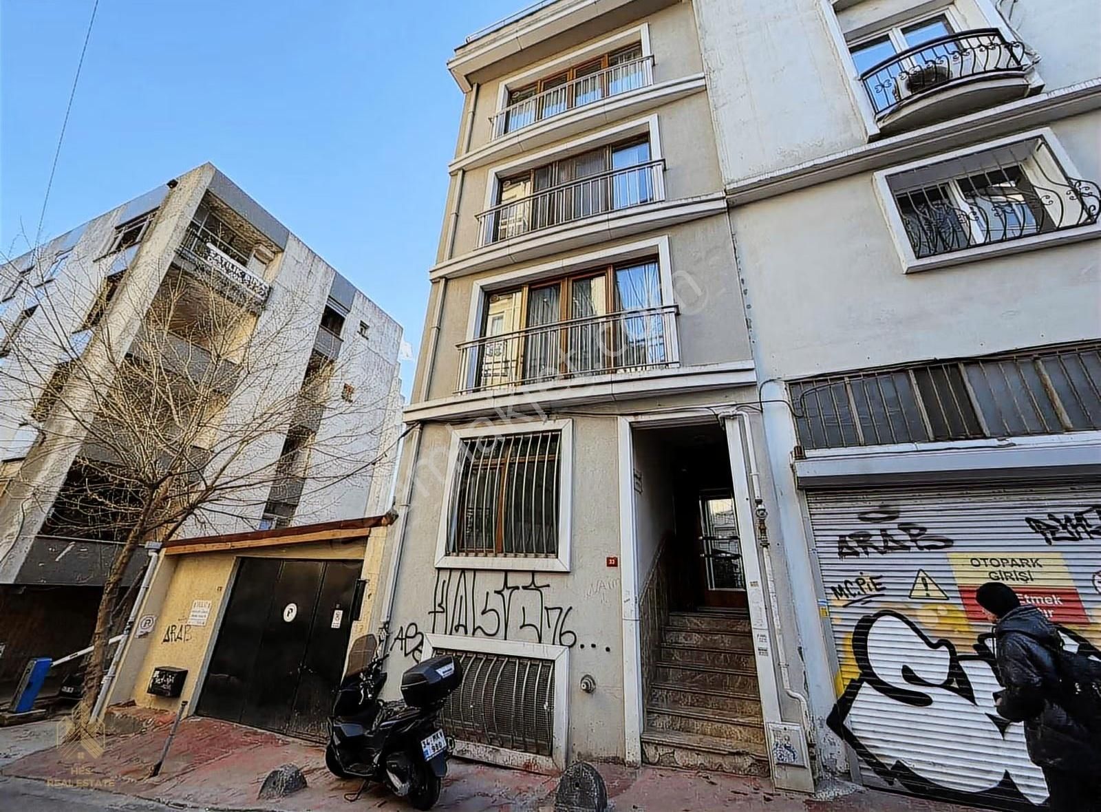 Cihangir Caddesi'nde Yeni Binada Tek Tapu 2 Adet 1+1 Fırsatı