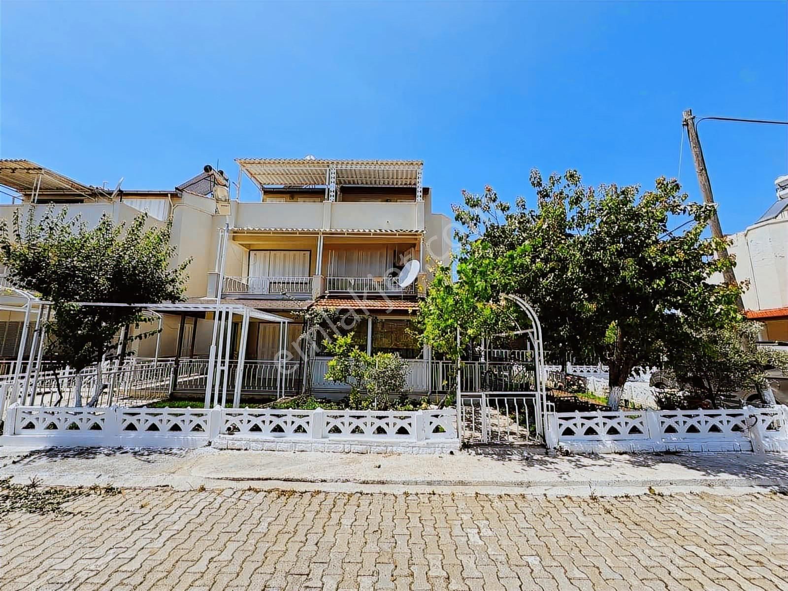 Kuşadası Davutlar'da Plaja 650 Mt Köşe Konum Satılık 4+1 Yazlık - Görsel 5