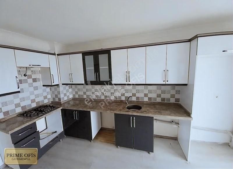Avcılarda Manzaralı Geniş Balkon Yüksek Katta 3+1 Kiralık Daire