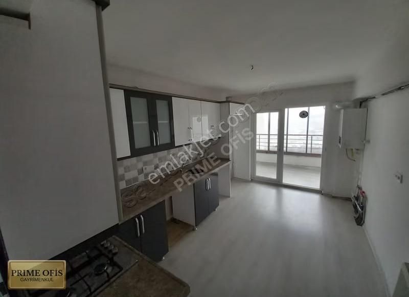 Avcılarda Manzaralı Geniş Balkon Yüksek Katta 3+1 Kiralık Daire - Görsel 4