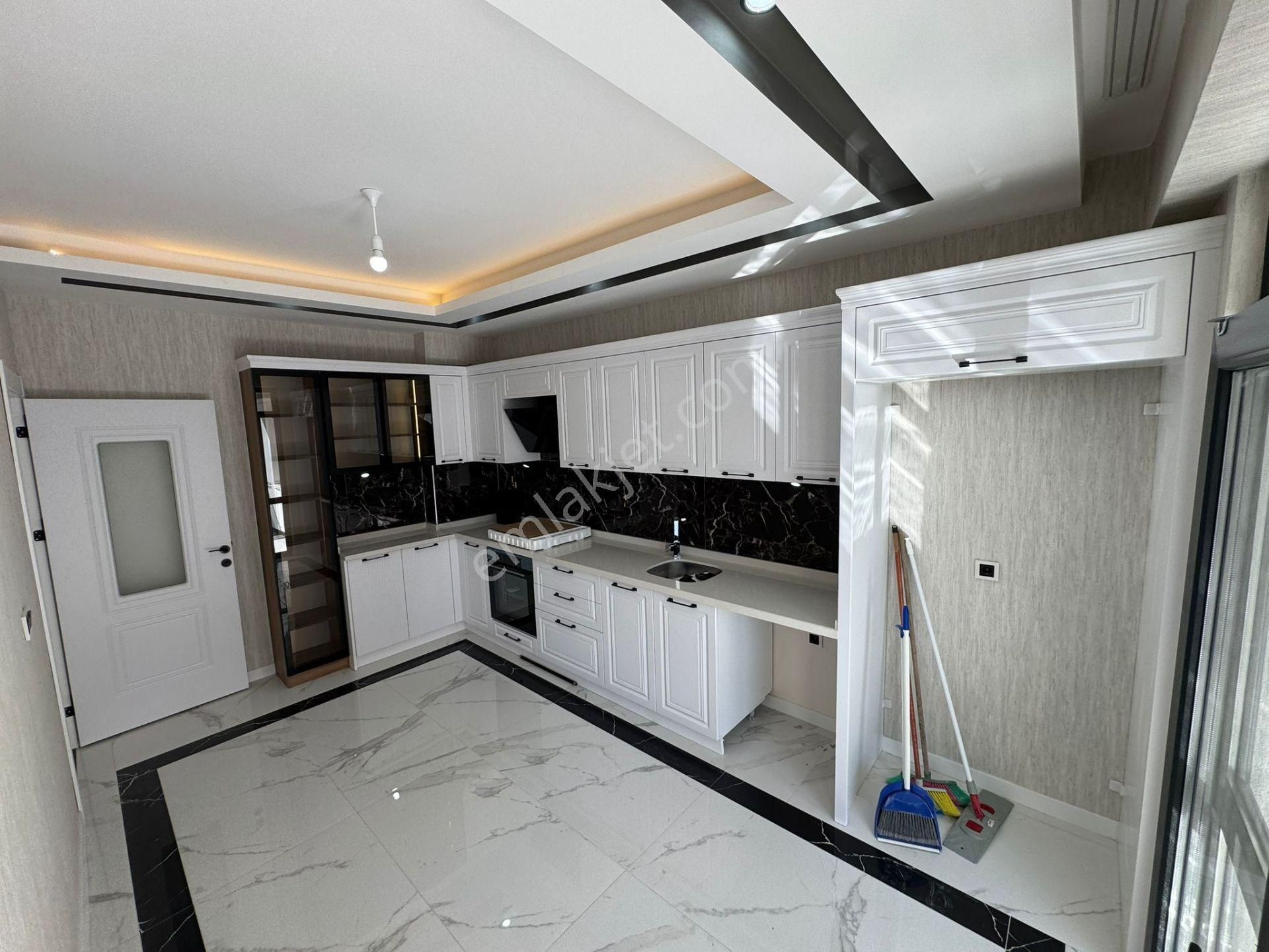 Emrah Çiftci'den Selçuklu Sancak Mahallesi Veysel Karani Caddesi Yanı Satılık 3+1 Lüks Daireler