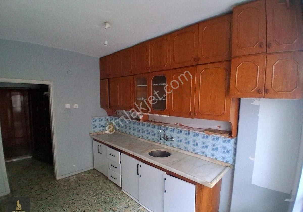 Metin Gayrimenkul’den 3+1 Bağımsız Mutfak Merkezi Konumda Satılık Daire