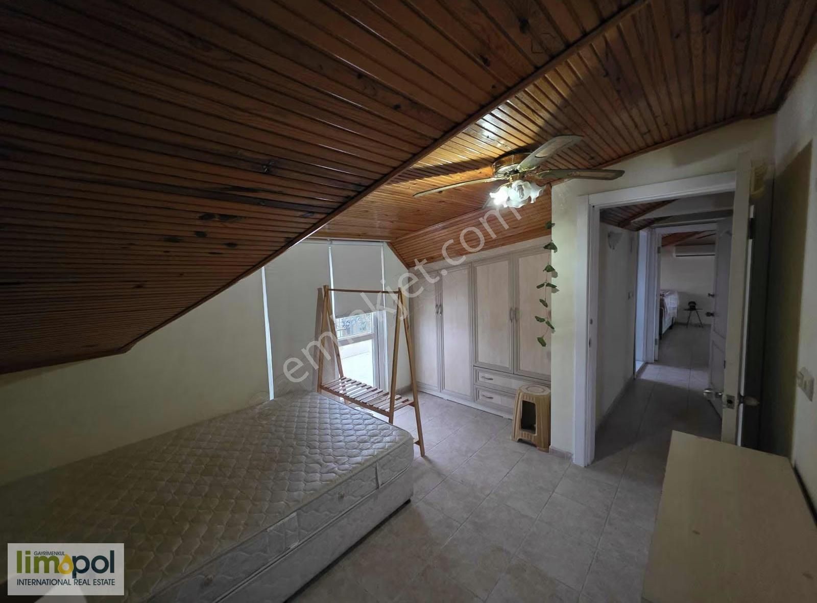 Limopol'den Tuzla Mah. Eşyalı Çatı Katı - Görsel 10