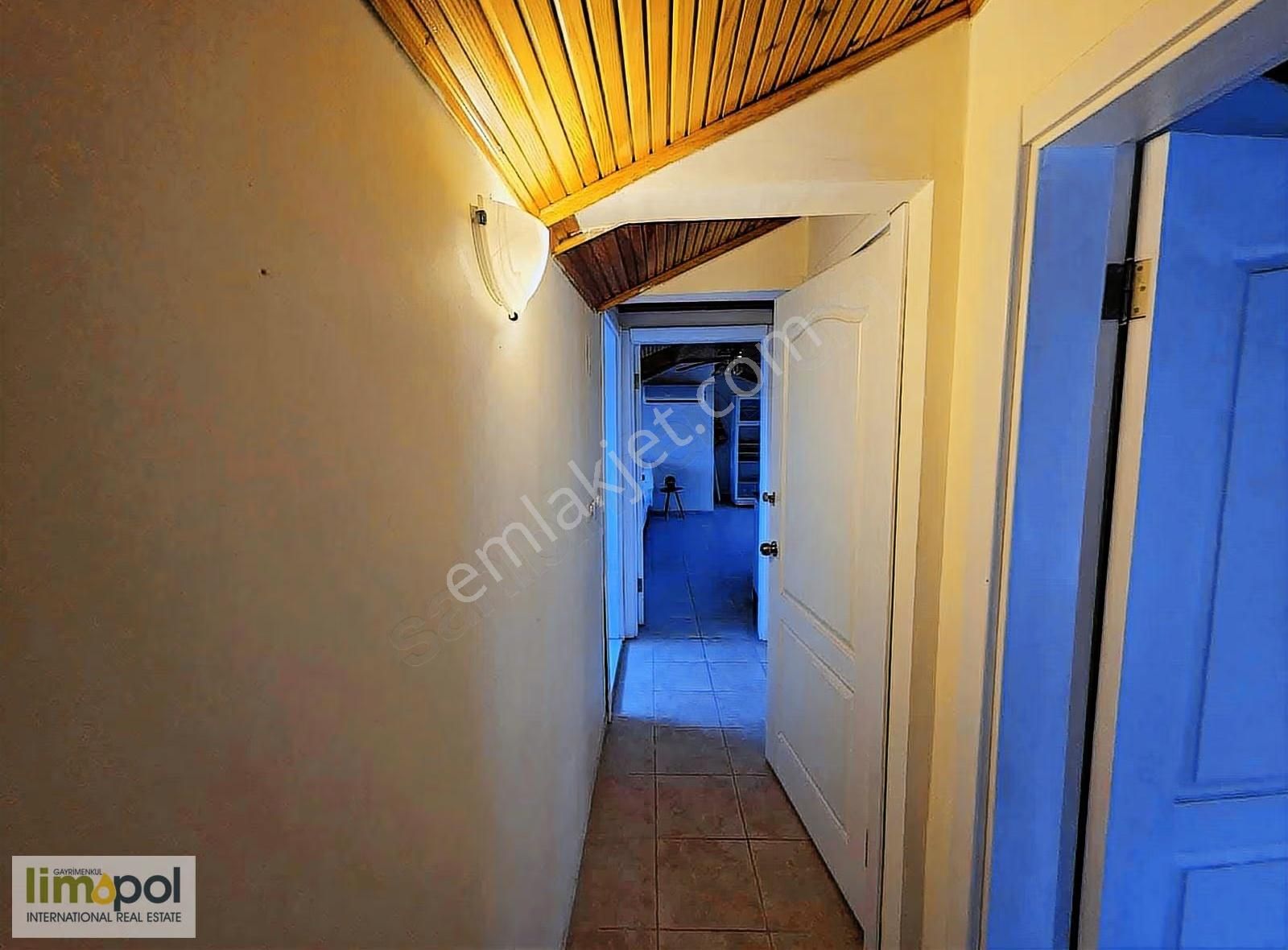 Limopol'den Tuzla Mah. Eşyalı Çatı Katı - Görsel 11