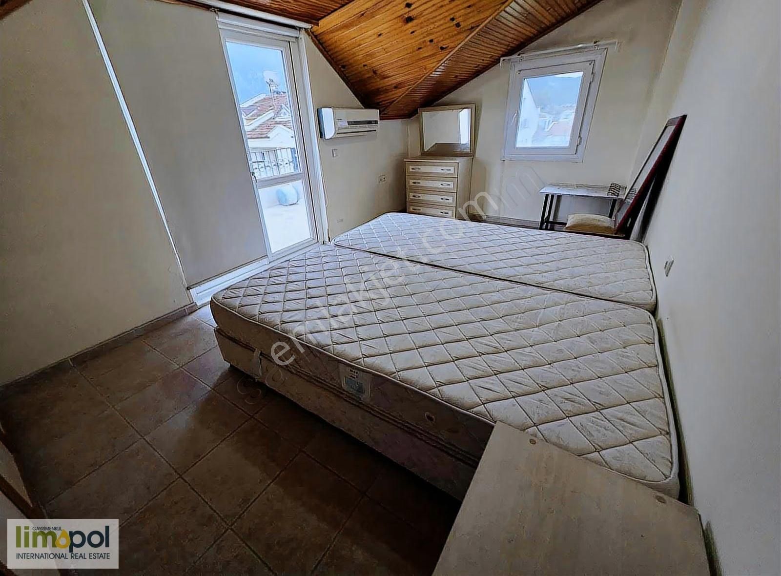 Limopol'den Tuzla Mah. Eşyalı Çatı Katı - Görsel 6