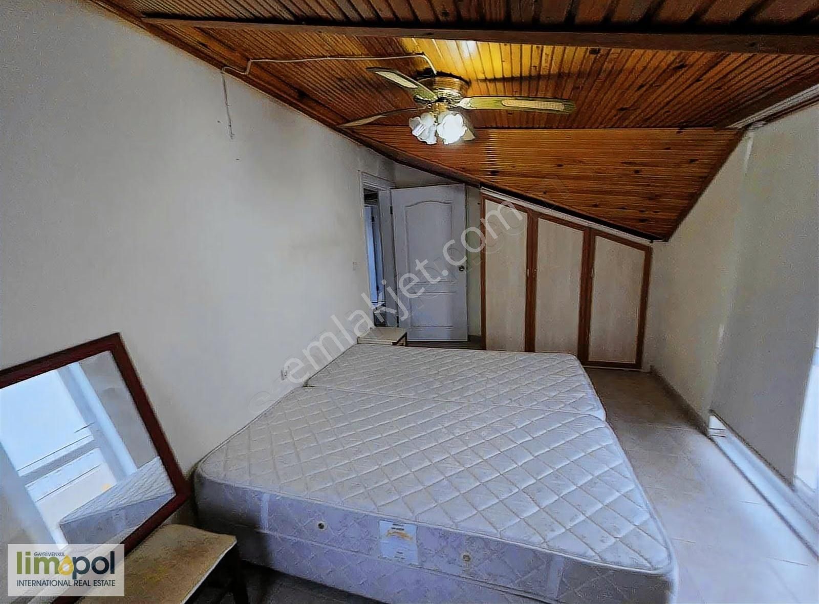 Limopol'den Tuzla Mah. Eşyalı Çatı Katı - Görsel 2