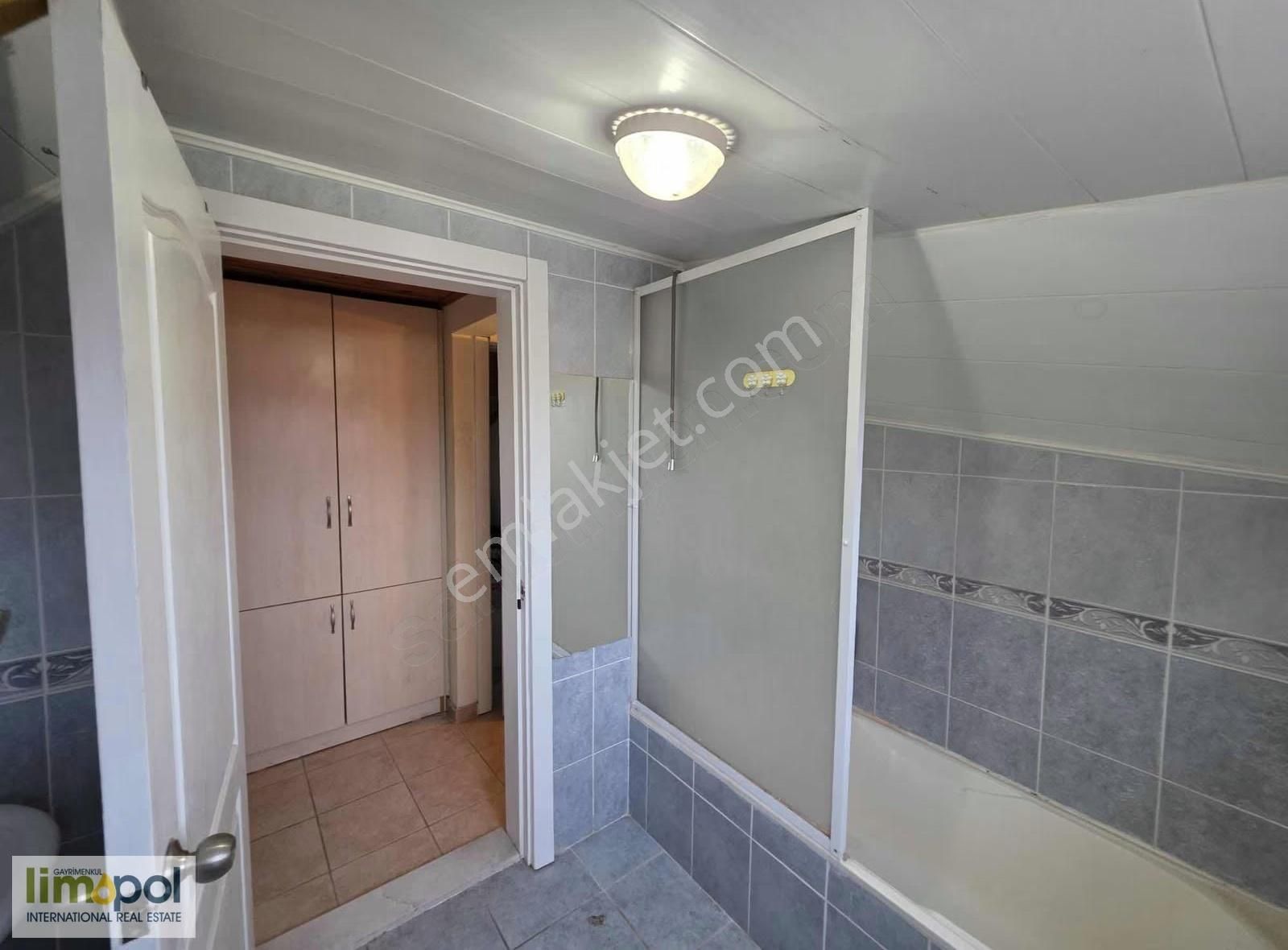 Limopol'den Tuzla Mah. Eşyalı Çatı Katı - Görsel 4