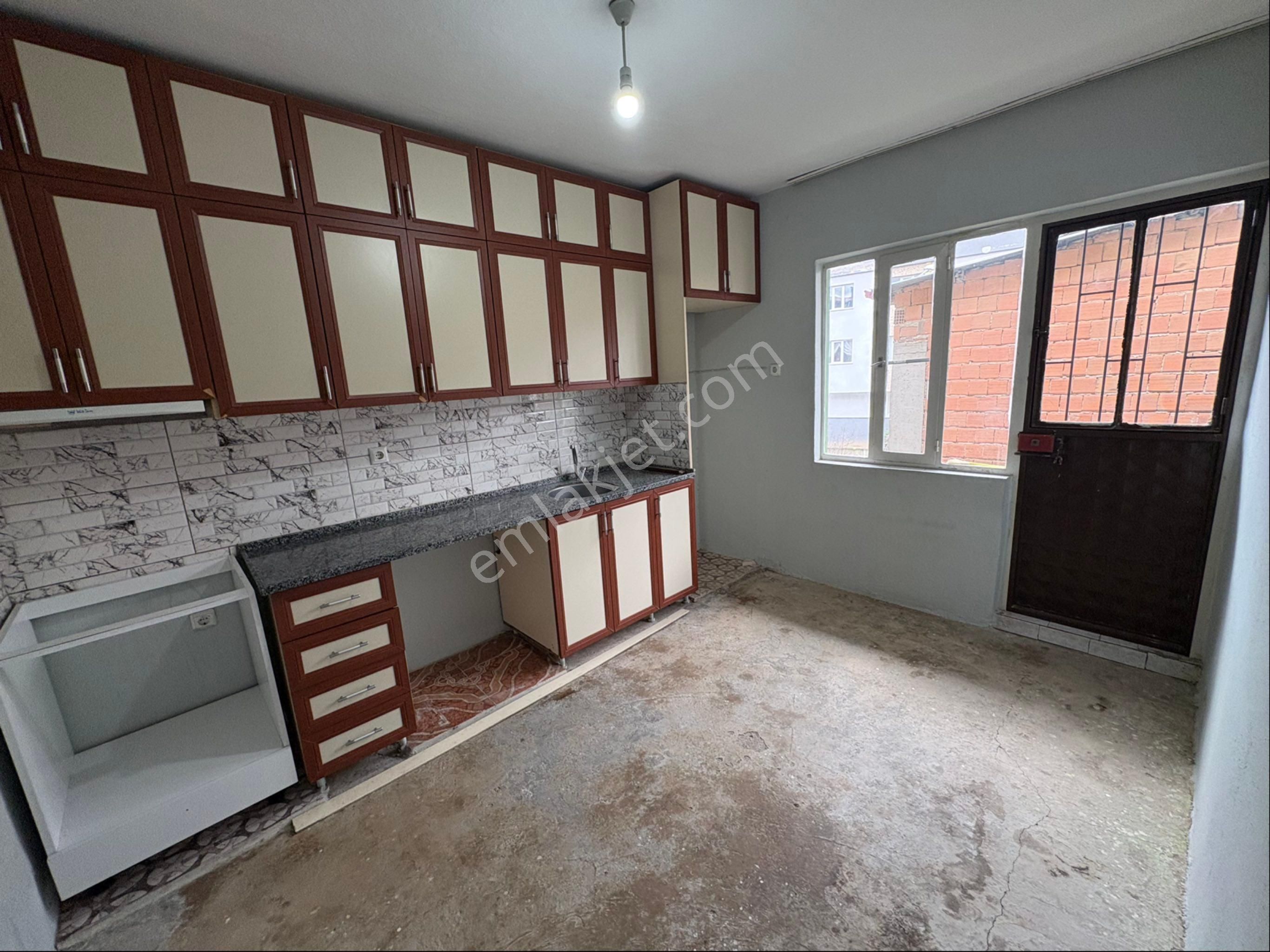 Miray Emlaktan Yeşilmahallede Teraslı Kiralık 2+1 Daire - Görsel 7