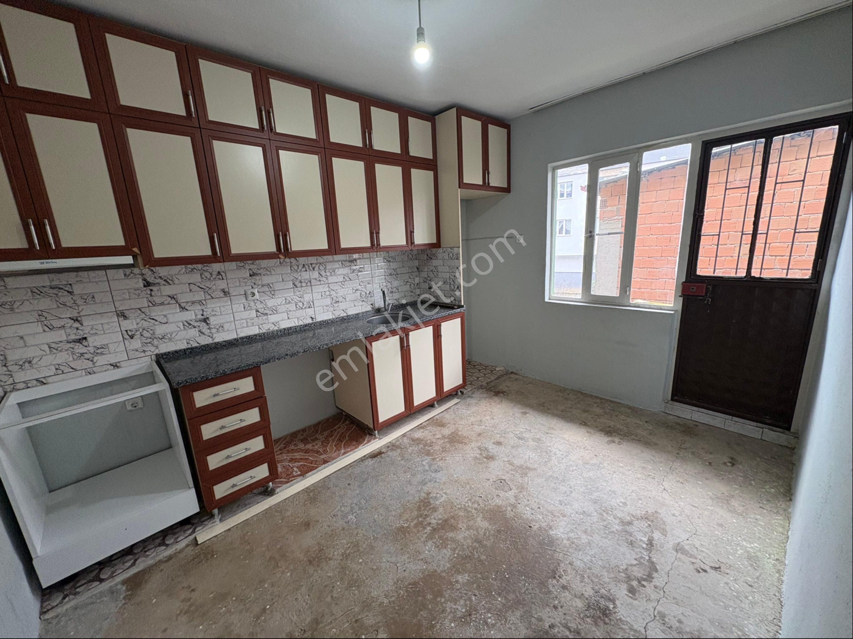 Miray Emlaktan Yeşilmahallede Teraslı Kiralık 2+1 Daire - Görsel 3