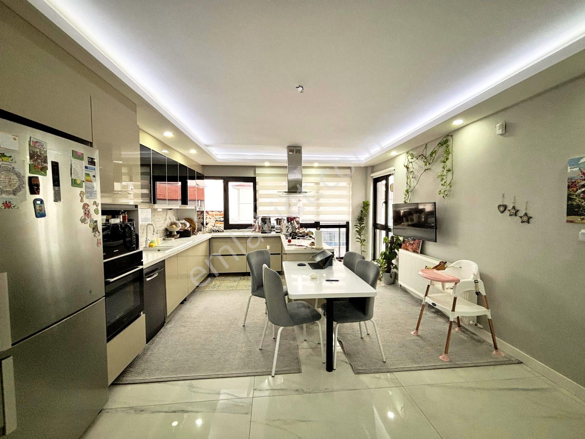 Kaletepe Mah. Miraç Sit. 4+1 Tertemiz Daire-saray Gibi Mutfaklı