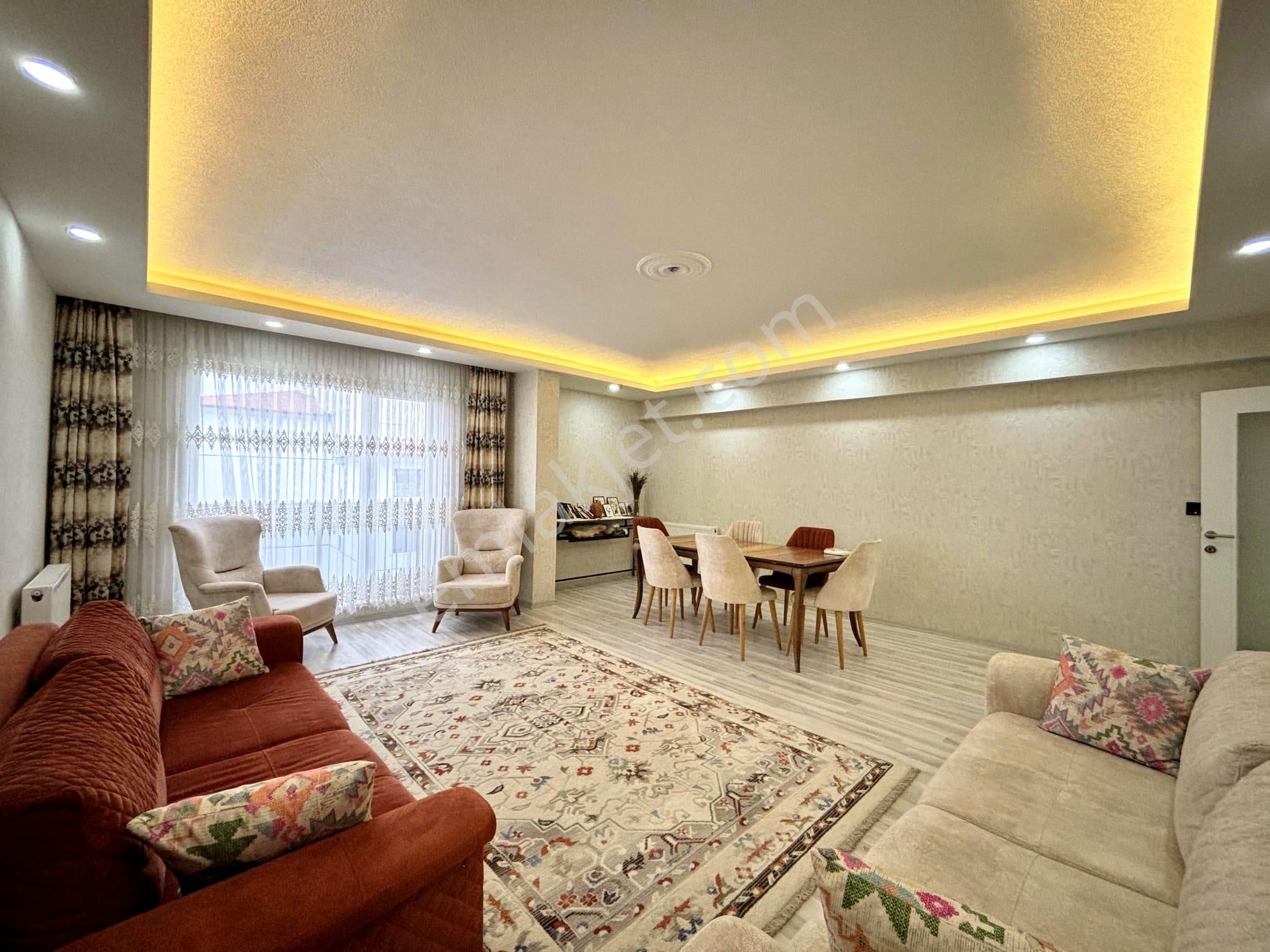 Kaletepe Mah. Miraç Sit. 4+1 Tertemiz Daire-saray Gibi Mutfaklı - Görsel 3