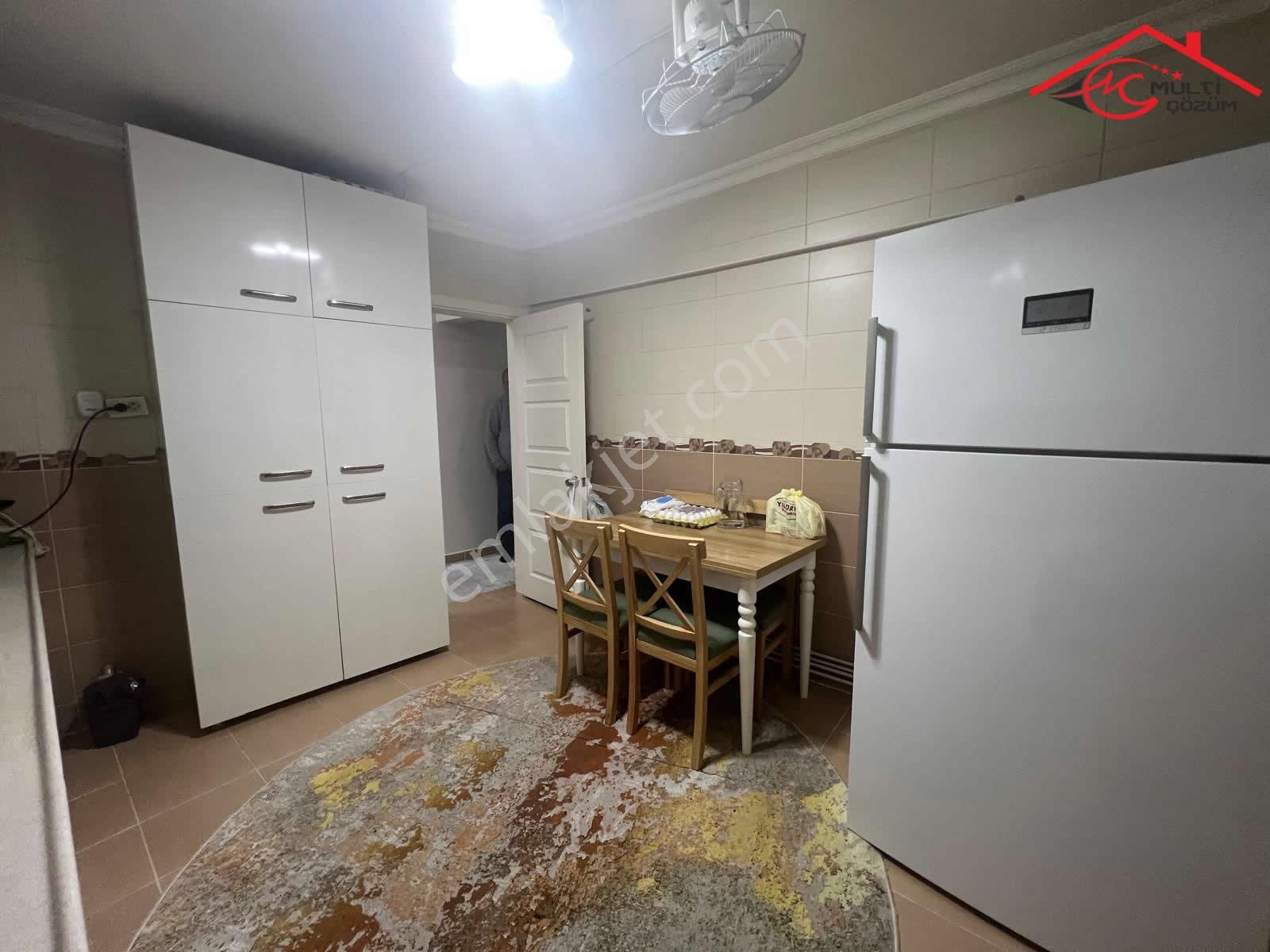 Yenibosna Hürriyet Mahallesinde Satılık 2+1 Ara Kat Daire Güney Cephe Metrobüse Yakın - Görsel 11
