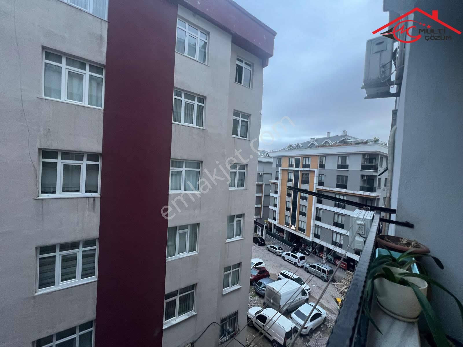Yenibosna Hürriyet Mahallesinde Satılık 2+1 Ara Kat Daire Güney Cephe Metrobüse Yakın - Görsel 16