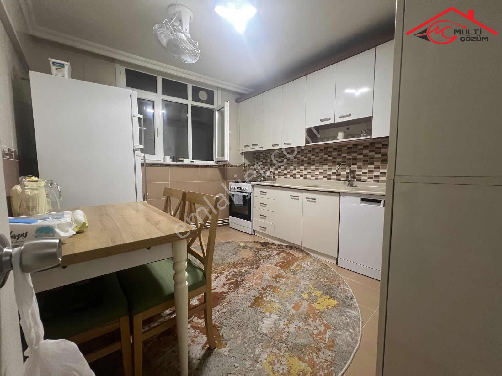Yenibosna Hürriyet Mahallesinde Satılık 2+1 Ara Kat Daire Güney Cephe Metrobüse Yakın - Görsel 8
