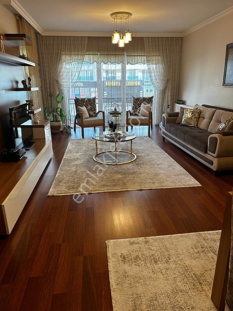 Beylikdüzü İsthanbul Evleri Han 2' De Merkezi Konumda 3+1