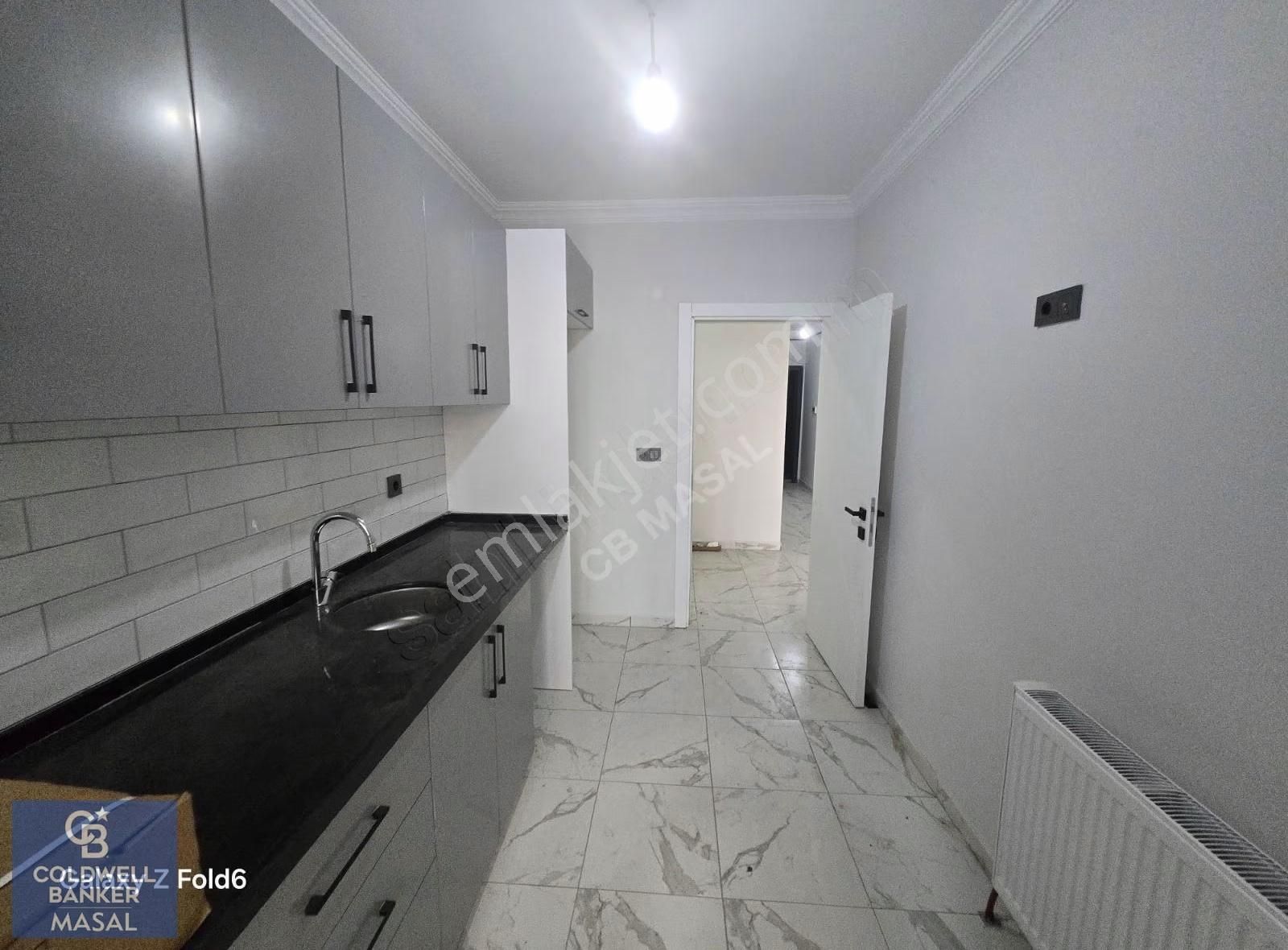 Pendik Batı Mah Sahile İlk Parsel Boş Kapalıotoparklı Satılık3+1 - Görsel 2