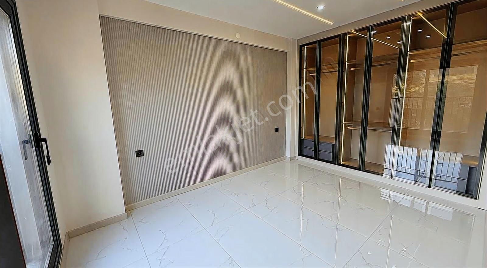 Caferbey'de Satılık 240 M2 Lüks 4+1 Tripkeks Villa - Görsel 18