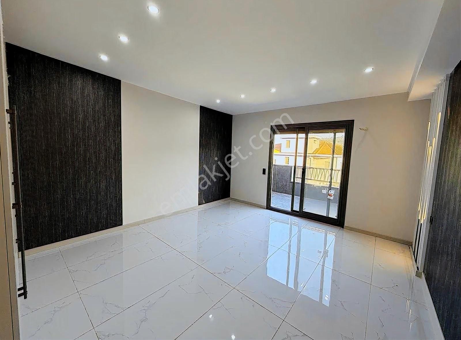 Caferbey'de Satılık 240 M2 Lüks 4+1 Tripkeks Villa - Görsel 22
