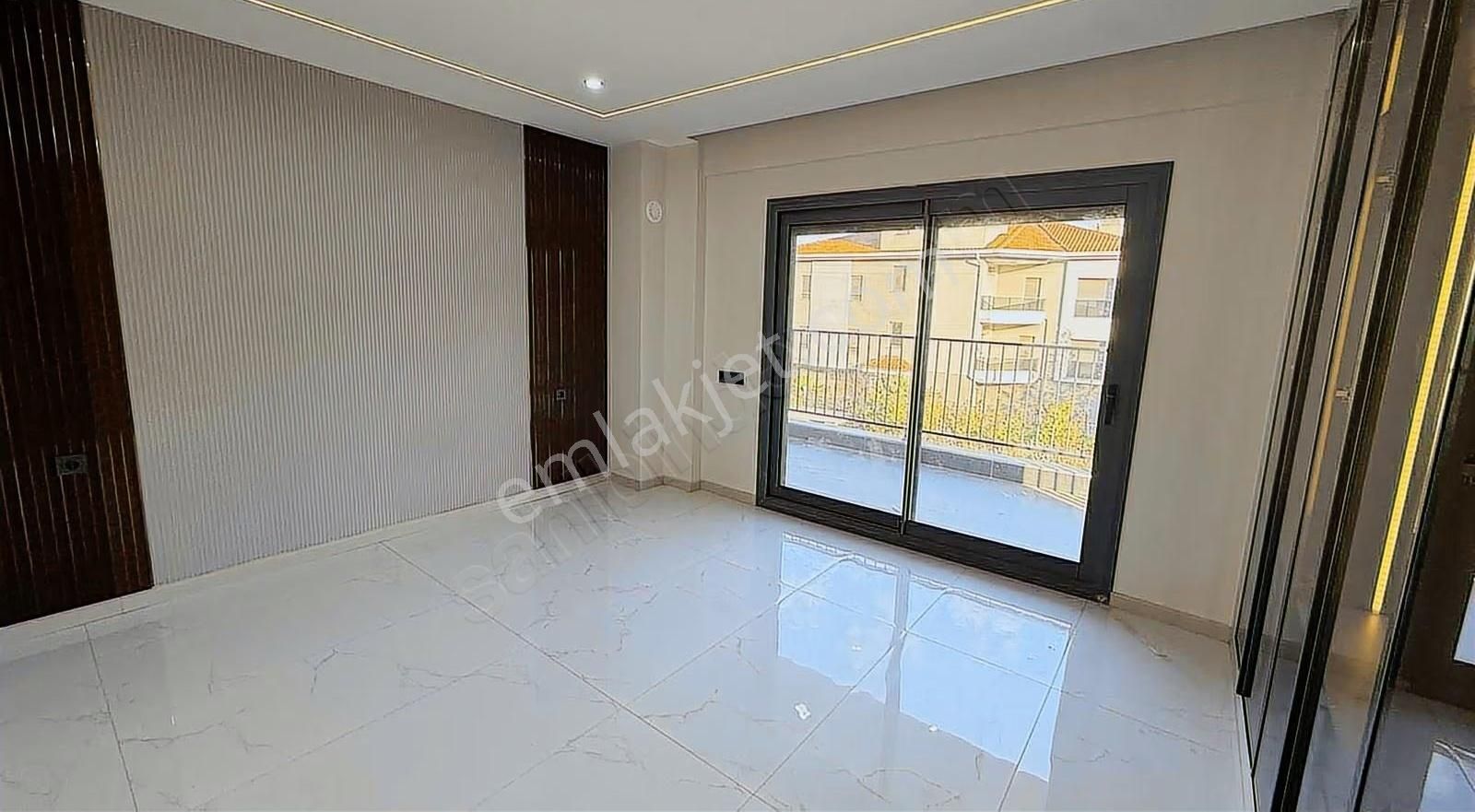 Caferbey'de Satılık 240 M2 Lüks 4+1 Tripkeks Villa - Görsel 2