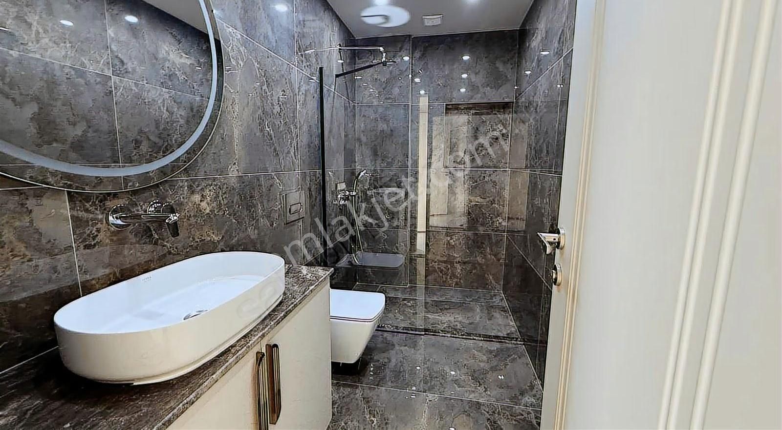 Caferbey'de Satılık 240 M2 Lüks 4+1 Tripkeks Villa - Görsel 17