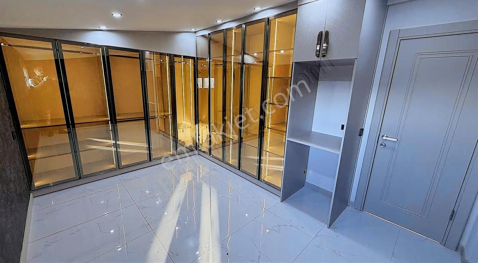 Caferbey'de Satılık 240 M2 Lüks 4+1 Tripkeks Villa - Görsel 6