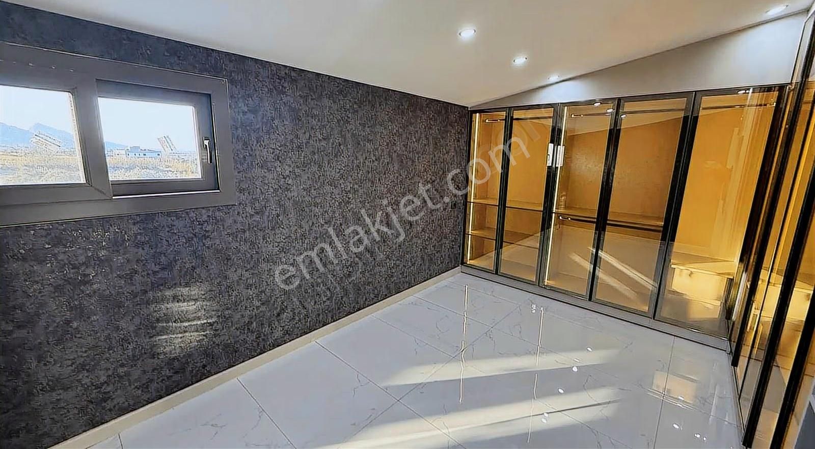 Caferbey'de Satılık 240 M2 Lüks 4+1 Tripkeks Villa - Görsel 13