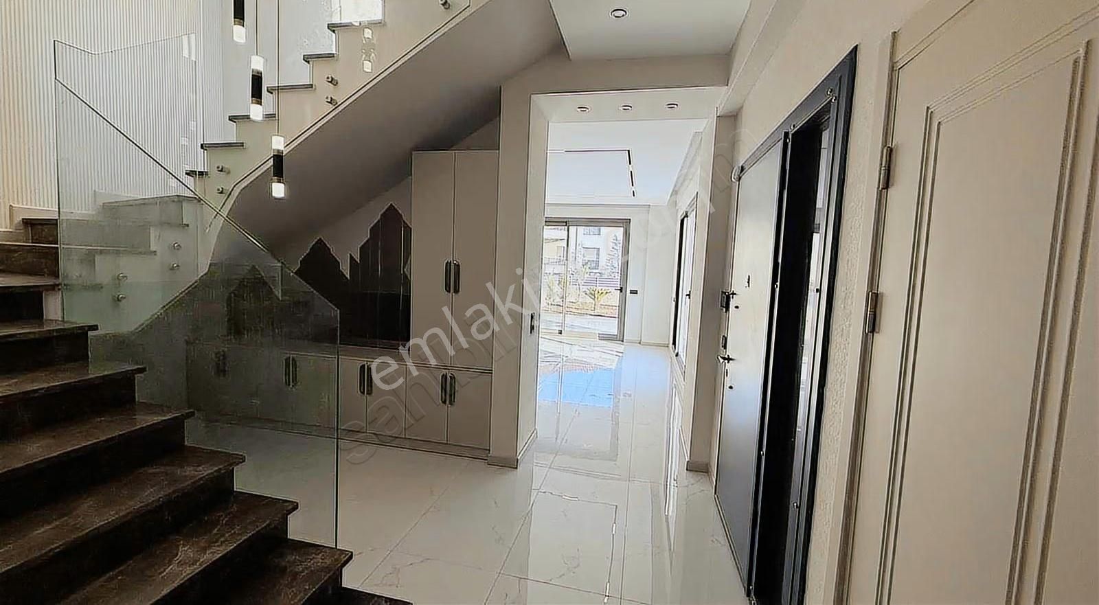 Caferbey'de Satılık 240 M2 Lüks 4+1 Tripkeks Villa - Görsel 9