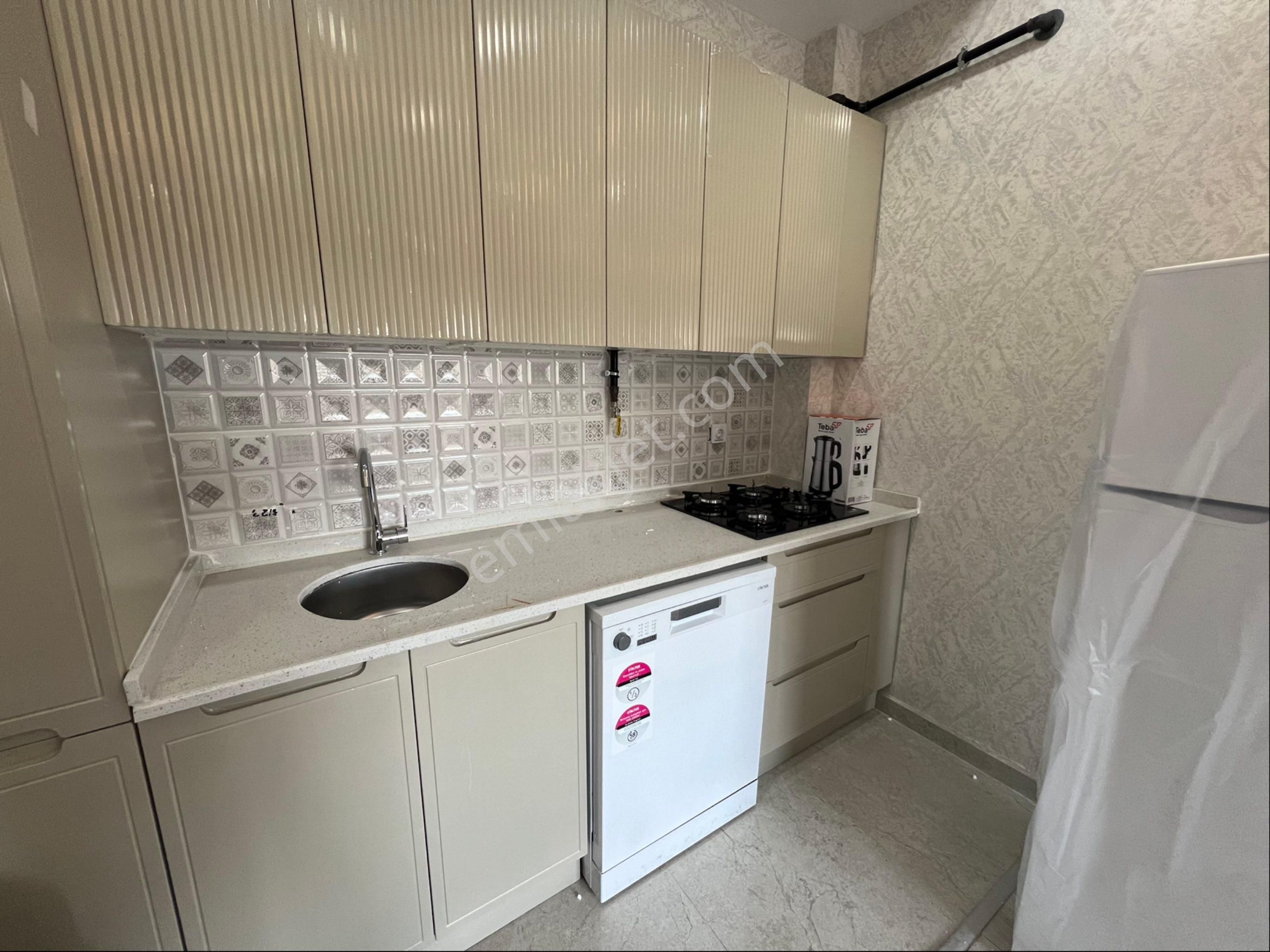 Ulusbey Den Merkezi Konumda Kiracılı Full Eşyalı 1+1 - Görsel 19