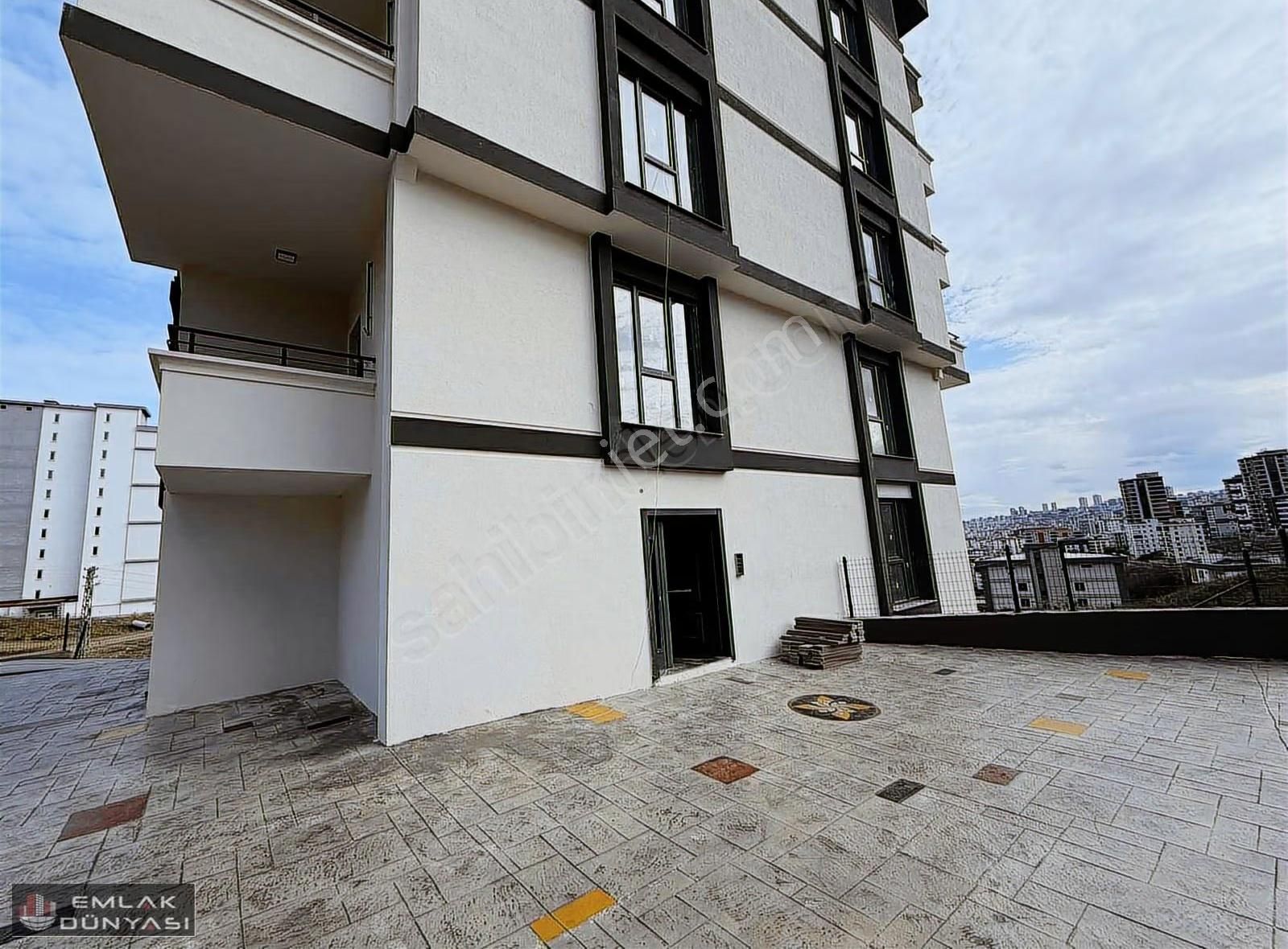 Emlak Dünyası Alanlıda Full Manzaralı Sıfır Lüks 1+1 Daire - Görsel 11