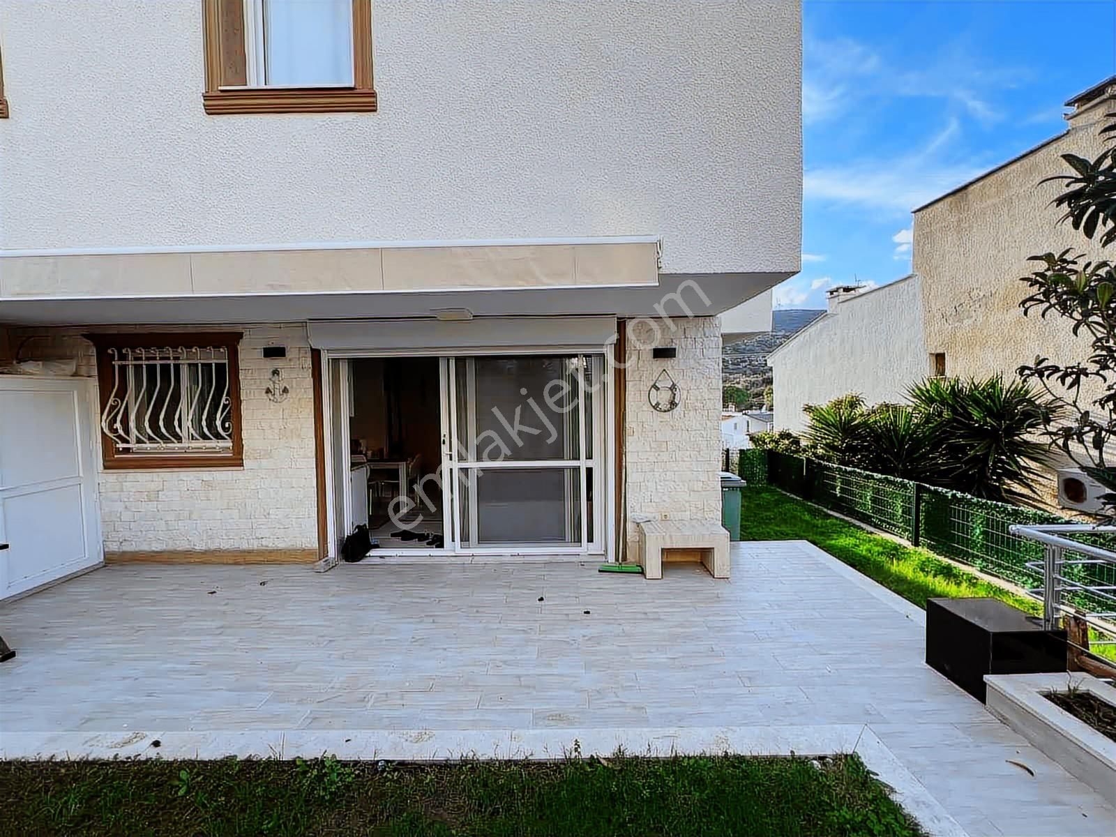 Akalın'dan Denizde 70 Metre Mesafede Bahçeli 4+1 Lüks Villa - Görsel 17