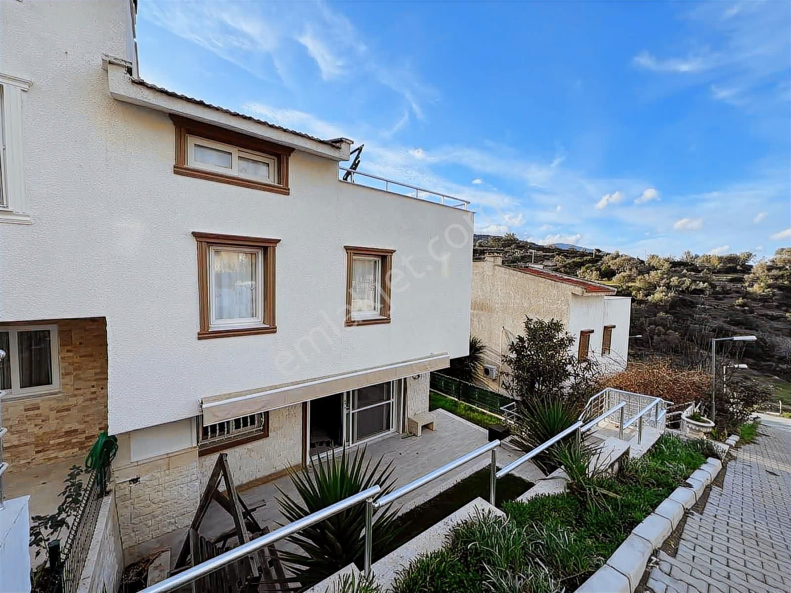 Akalın'dan Denizde 70 Metre Mesafede Bahçeli 4+1 Lüks Villa - Görsel 16