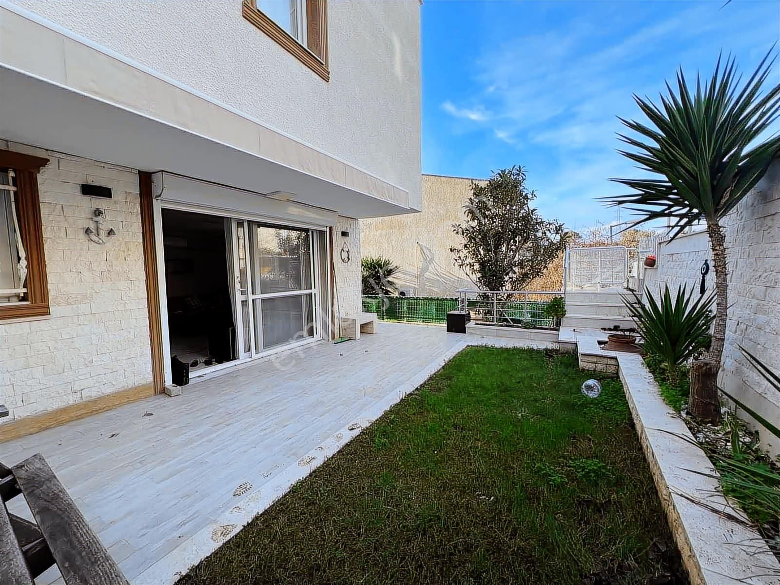 Akalın'dan Denizde 70 Metre Mesafede Bahçeli 4+1 Lüks Villa - Görsel 19