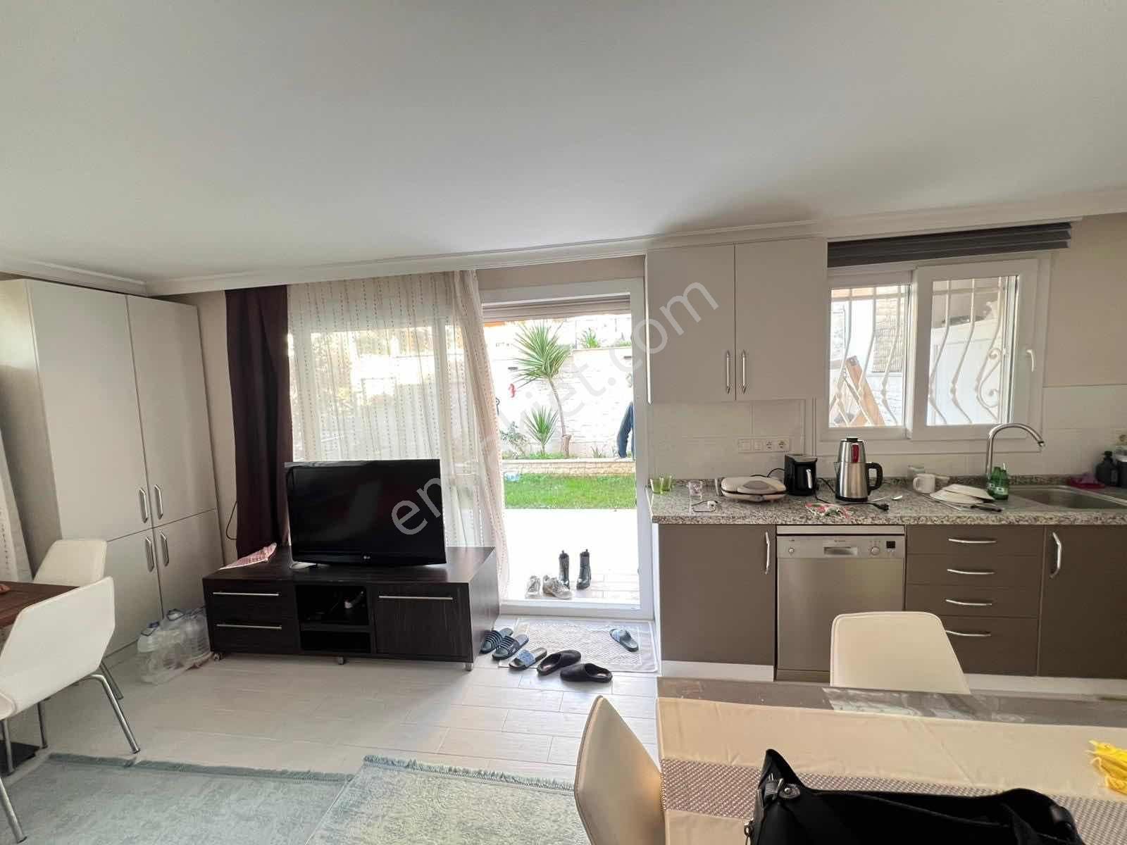 Akalın'dan Denizde 70 Metre Mesafede Bahçeli 4+1 Lüks Villa - Görsel 21