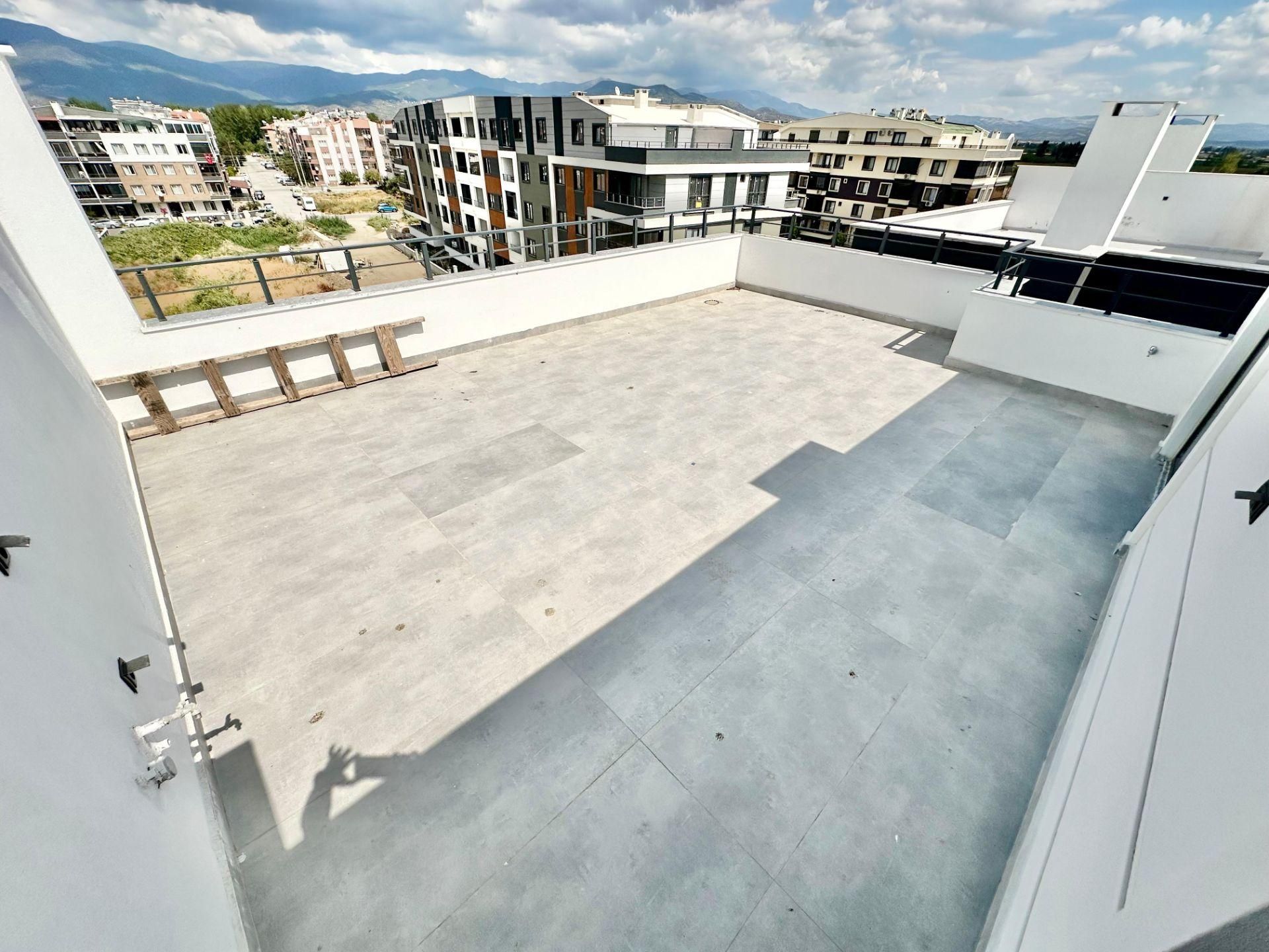 ꧁ay Emlak'tan꧂akçay'da Kapalı Otoparklı Kazdağı Manzaralı Geniş Teraslı Satılık 3+1 Dubleks Daire - Görsel 2