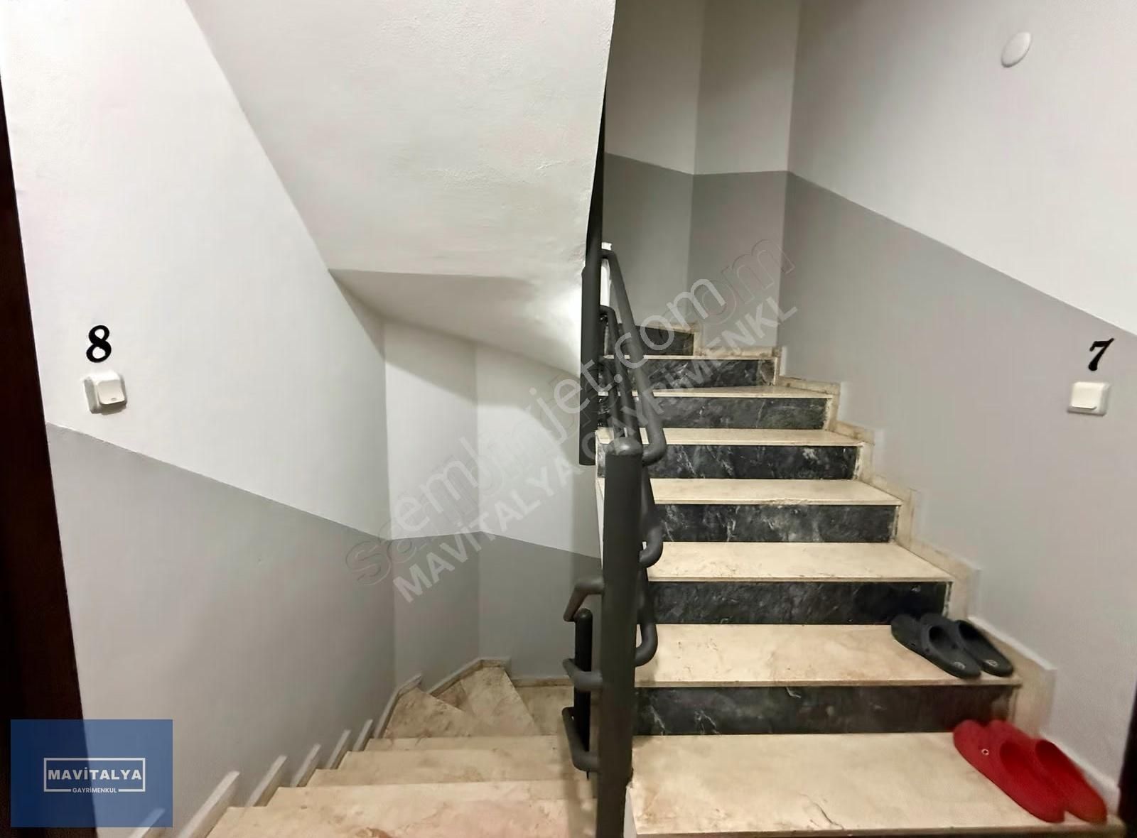 Altınkum'da Cuma Pazarı Yanı Asansörlü Binada 3+1 Geniş Daire - Görsel 21