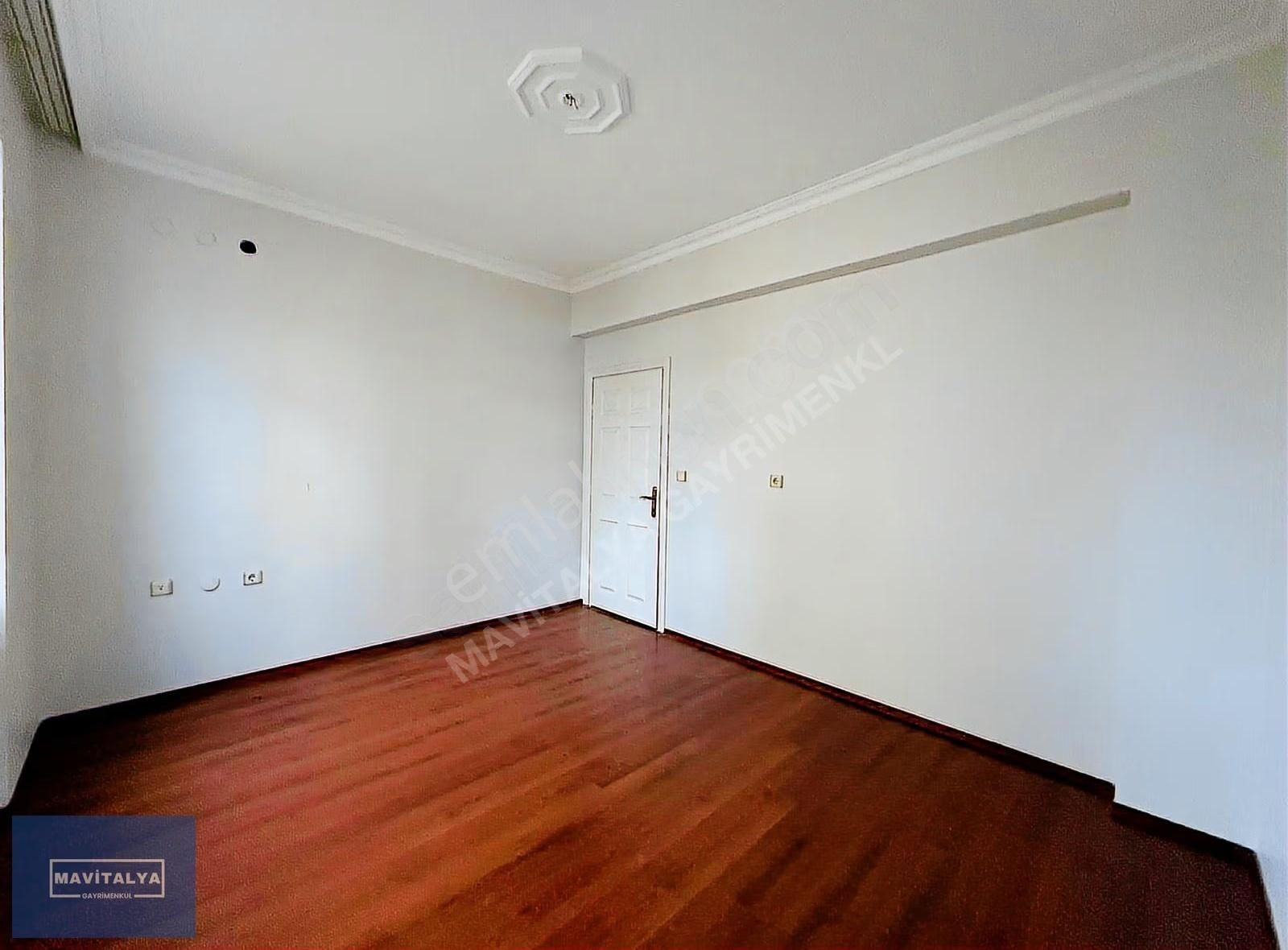 Altınkum'da Cuma Pazarı Yanı Asansörlü Binada 3+1 Geniş Daire - Görsel 13