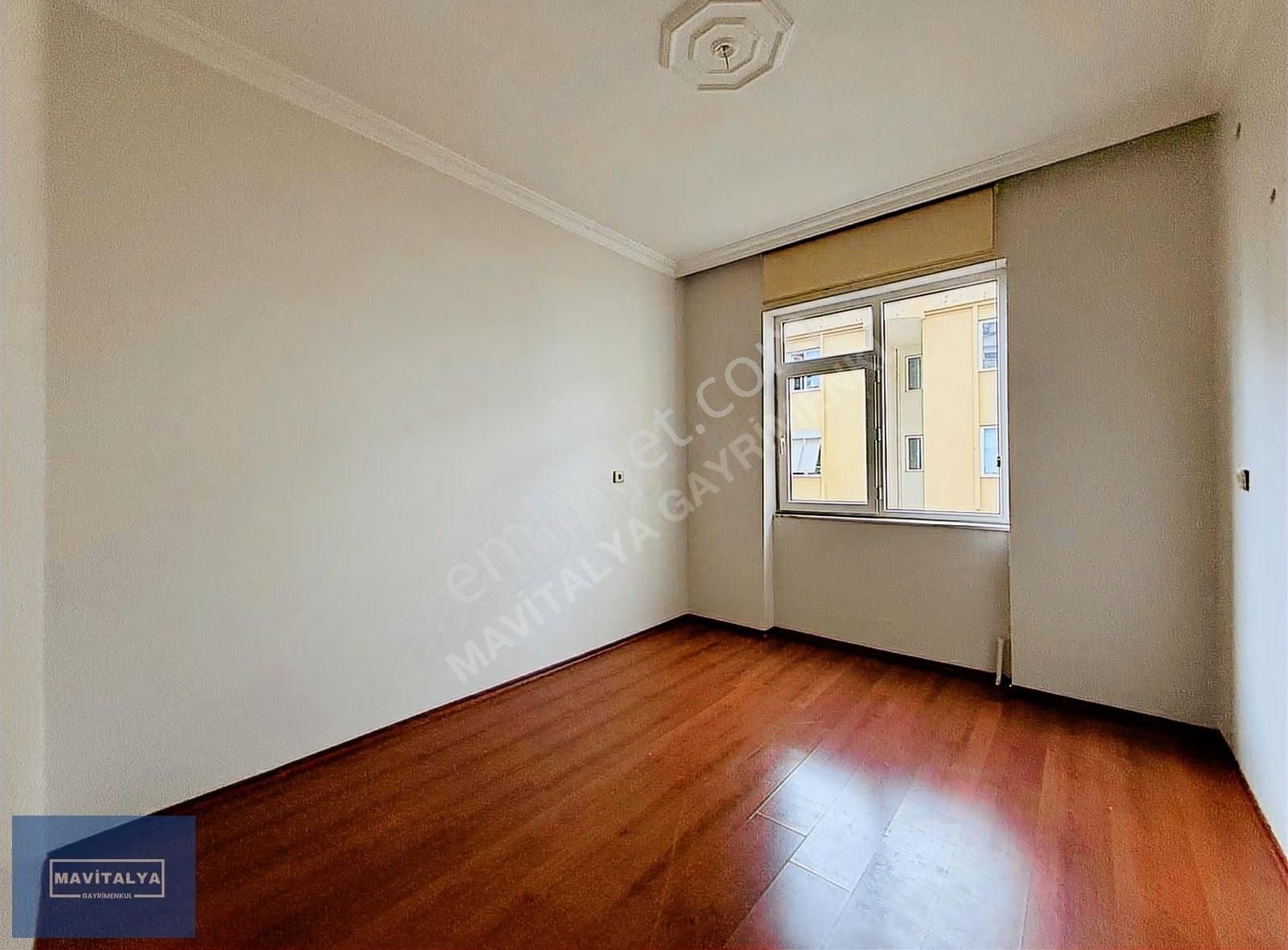 Altınkum'da Cuma Pazarı Yanı Asansörlü Binada 3+1 Geniş Daire - Görsel 2