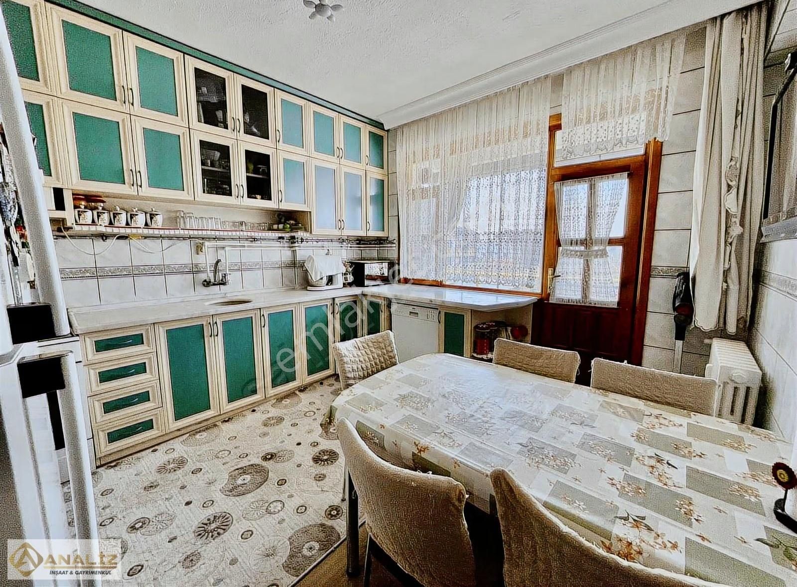 Analiz'den Ovaloğlu Sitesi"nde 3+1 Bakımlı Ara Kat Satılık Daire - Görsel 8