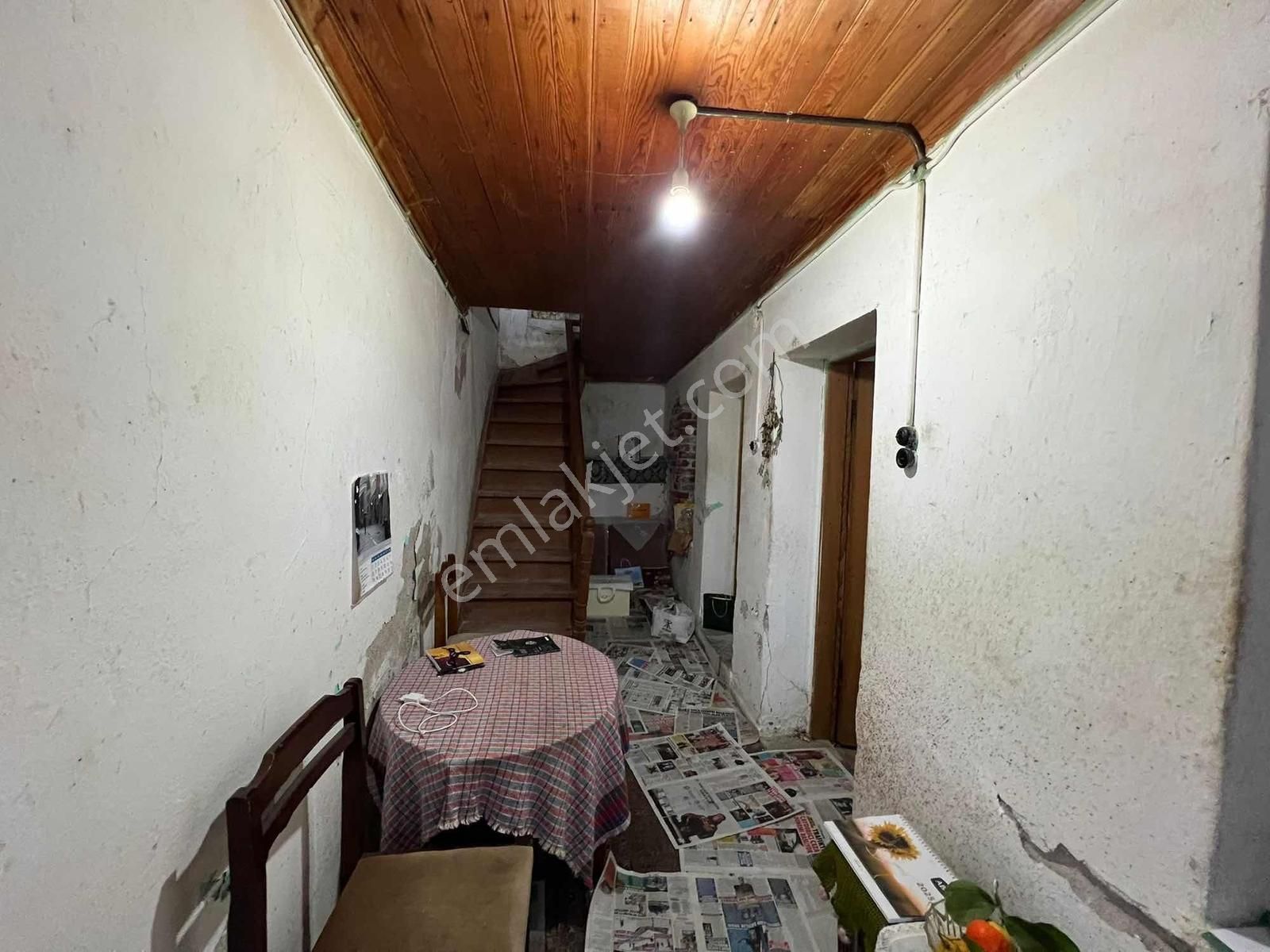 Akalın'dan Urla Merkezde Barlar Sokagı Yakını Avantajlı Taş Ev - Görsel 3