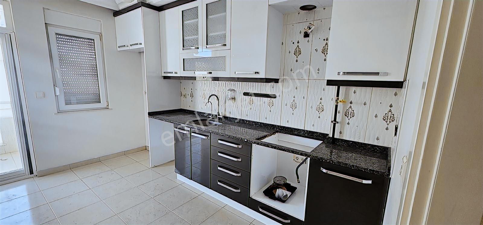 Yenidoğan Da 5+1 Doğalgazlı İkiye Bölünmüş Dubleks